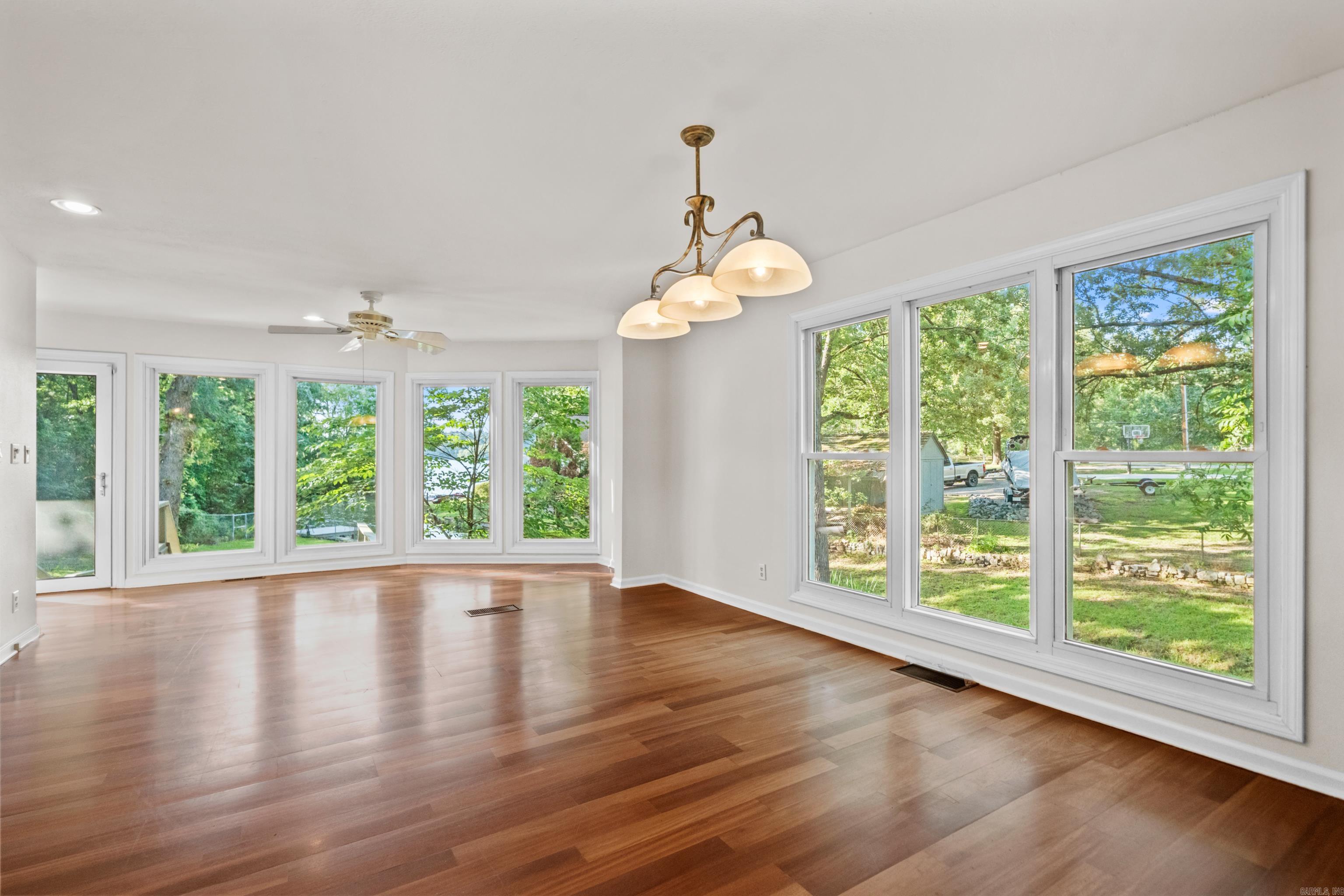CLEVELAND SHORES - Residential