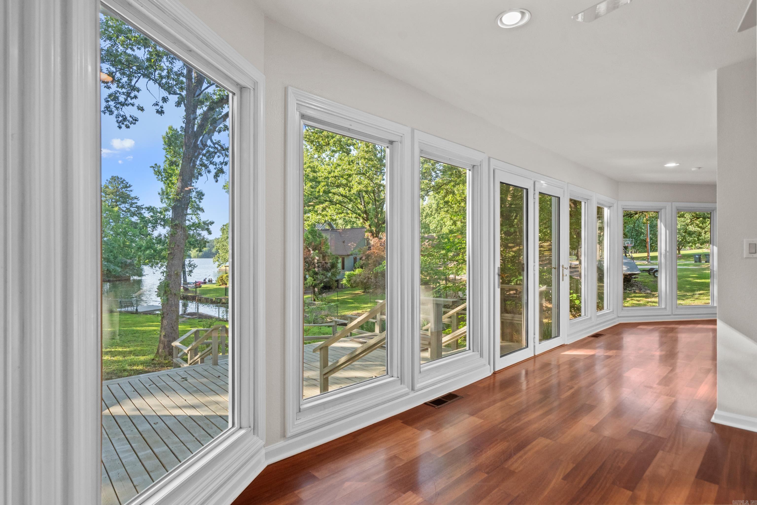 CLEVELAND SHORES - Residential