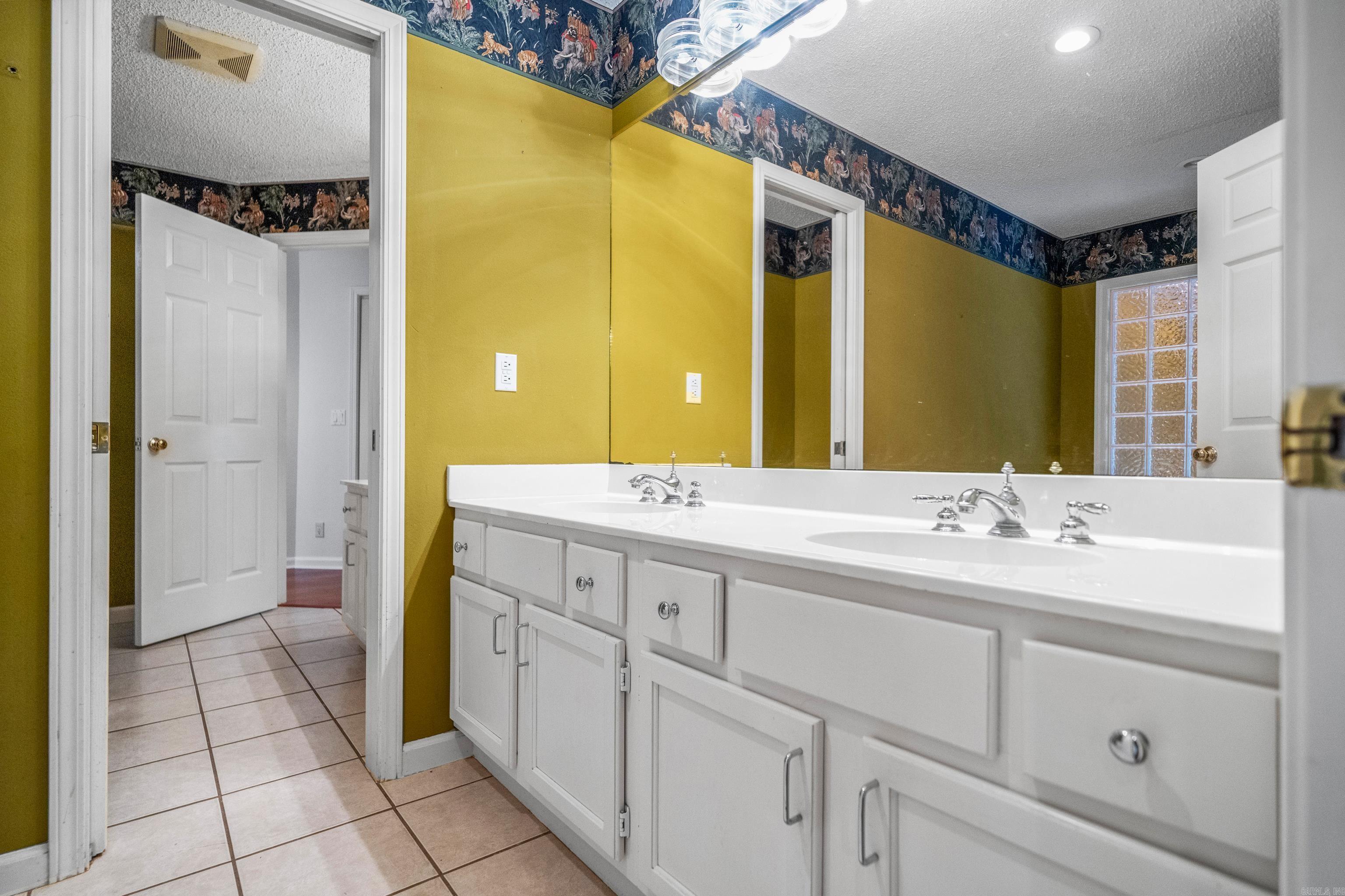 CLEVELAND SHORES - Residential