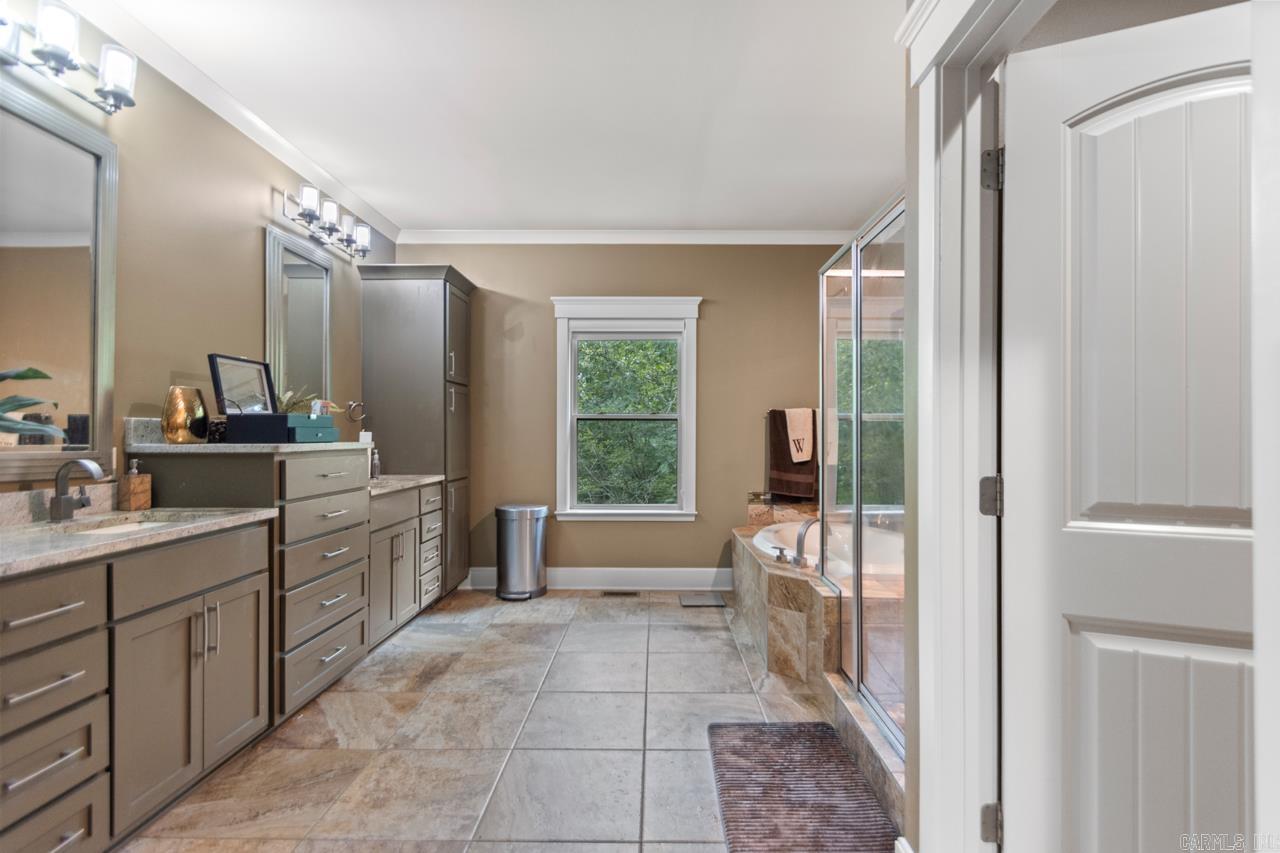 WOODLANDS EDGE - Residential