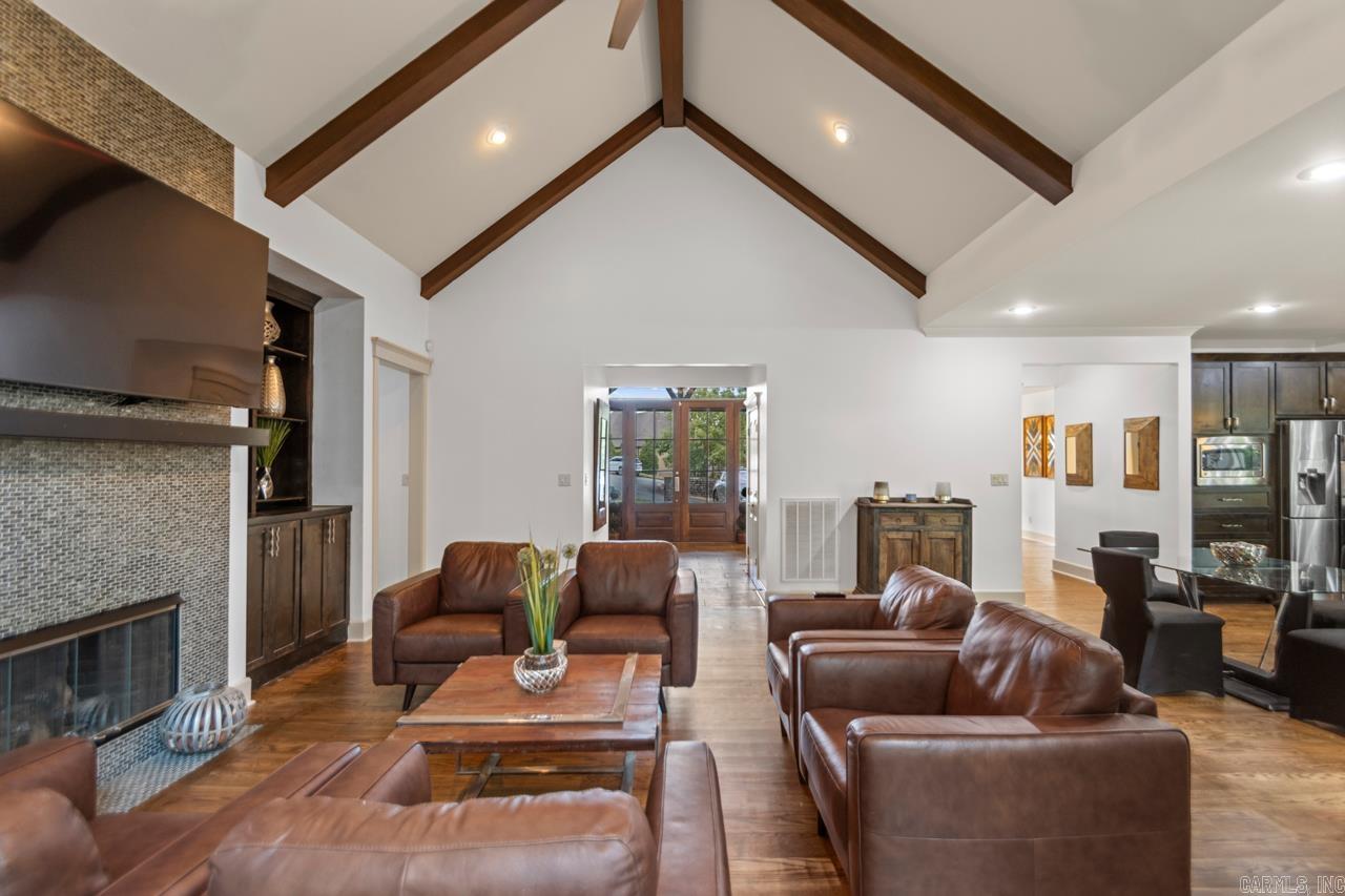 WOODLANDS EDGE - Residential