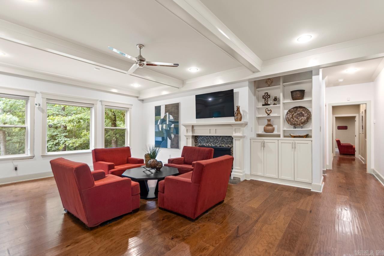 WOODLANDS EDGE - Residential