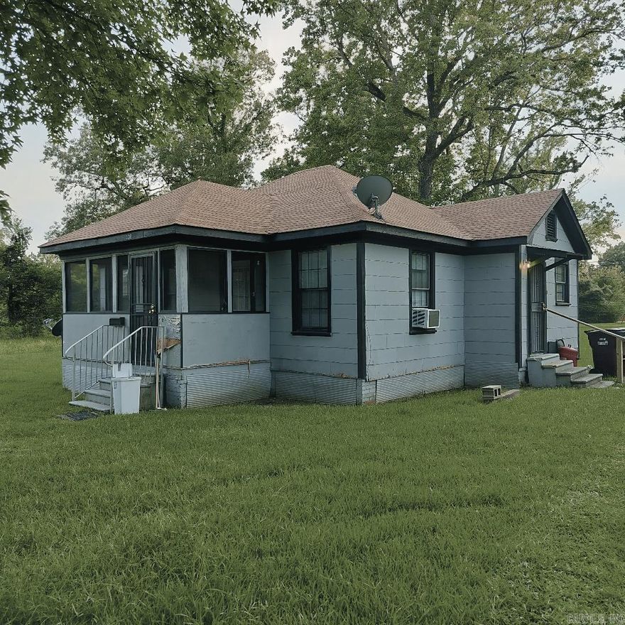 Cute fully renovated Cottage style home on a large lot. New roof, paint, floor covering.  All appliances transfer.