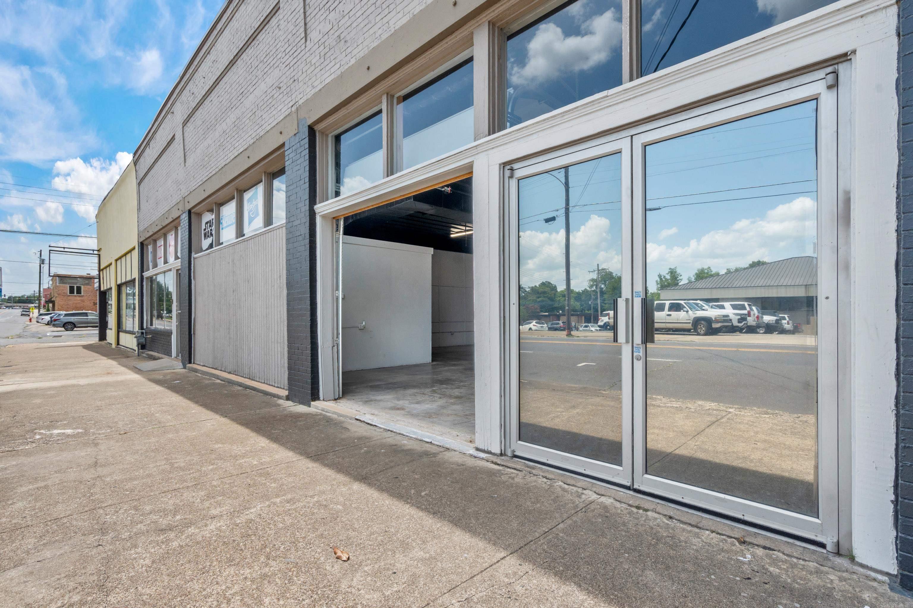 HSR BLK - Commercial Sale