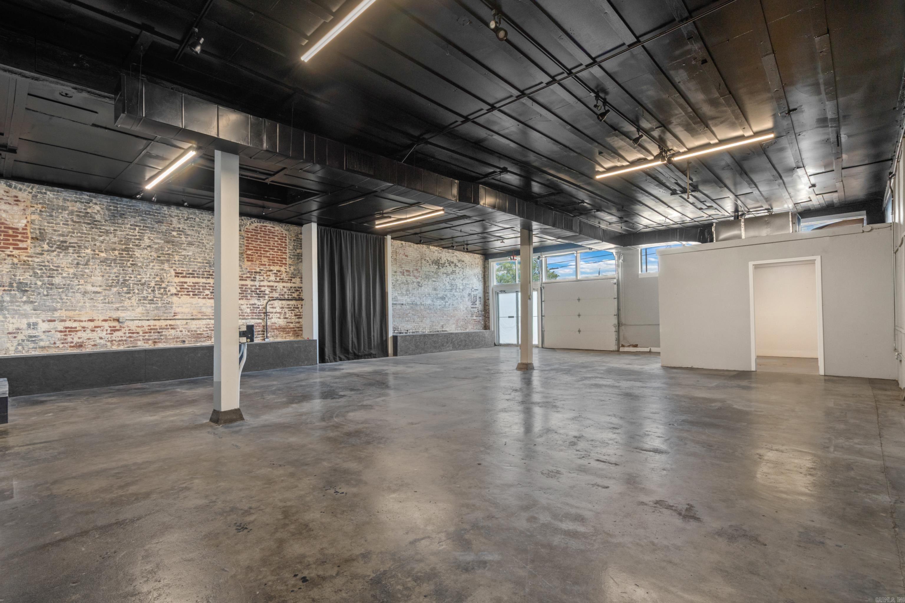 HSR BLK - Commercial Sale