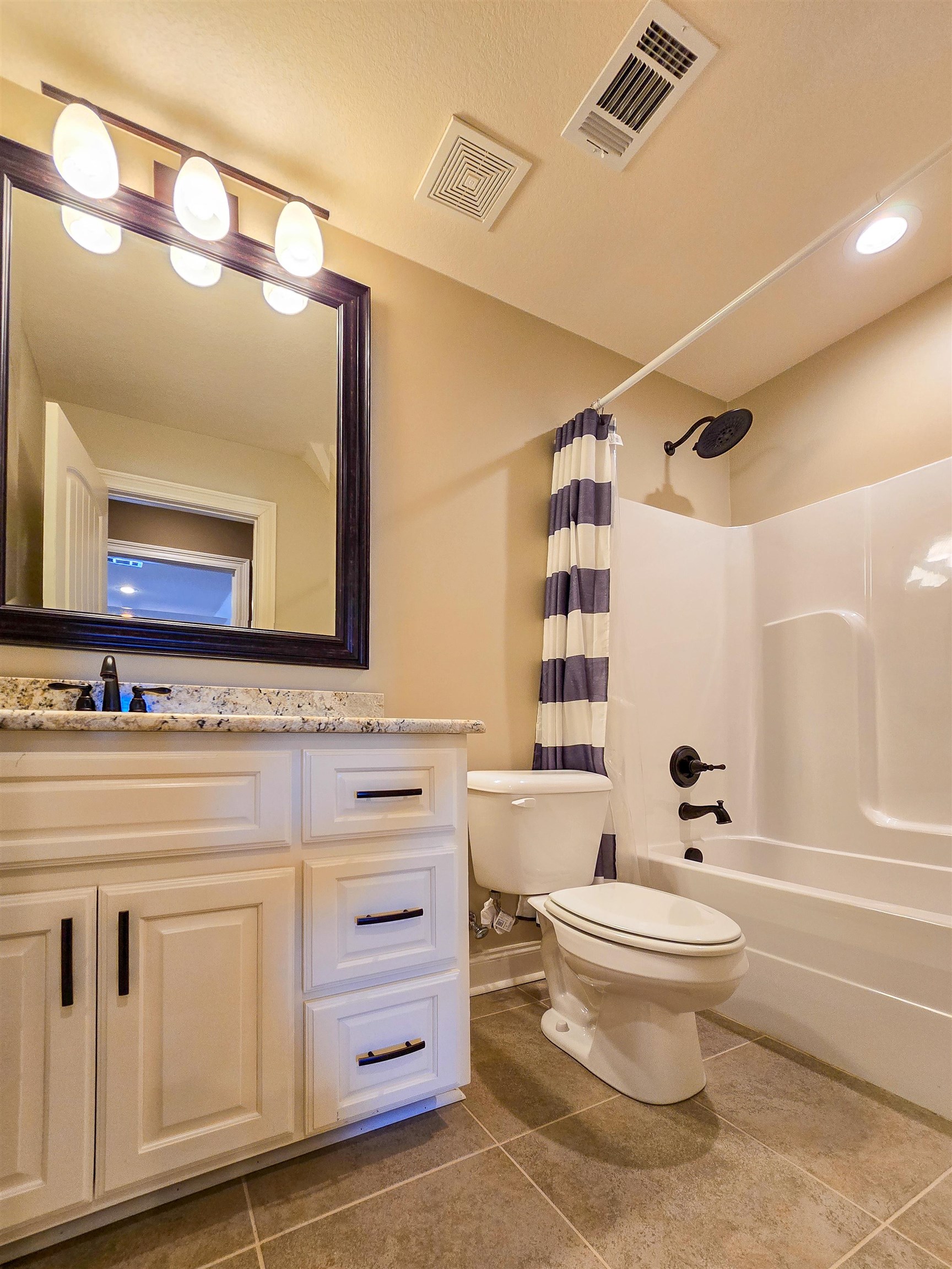 Jamestown Manor - Residential