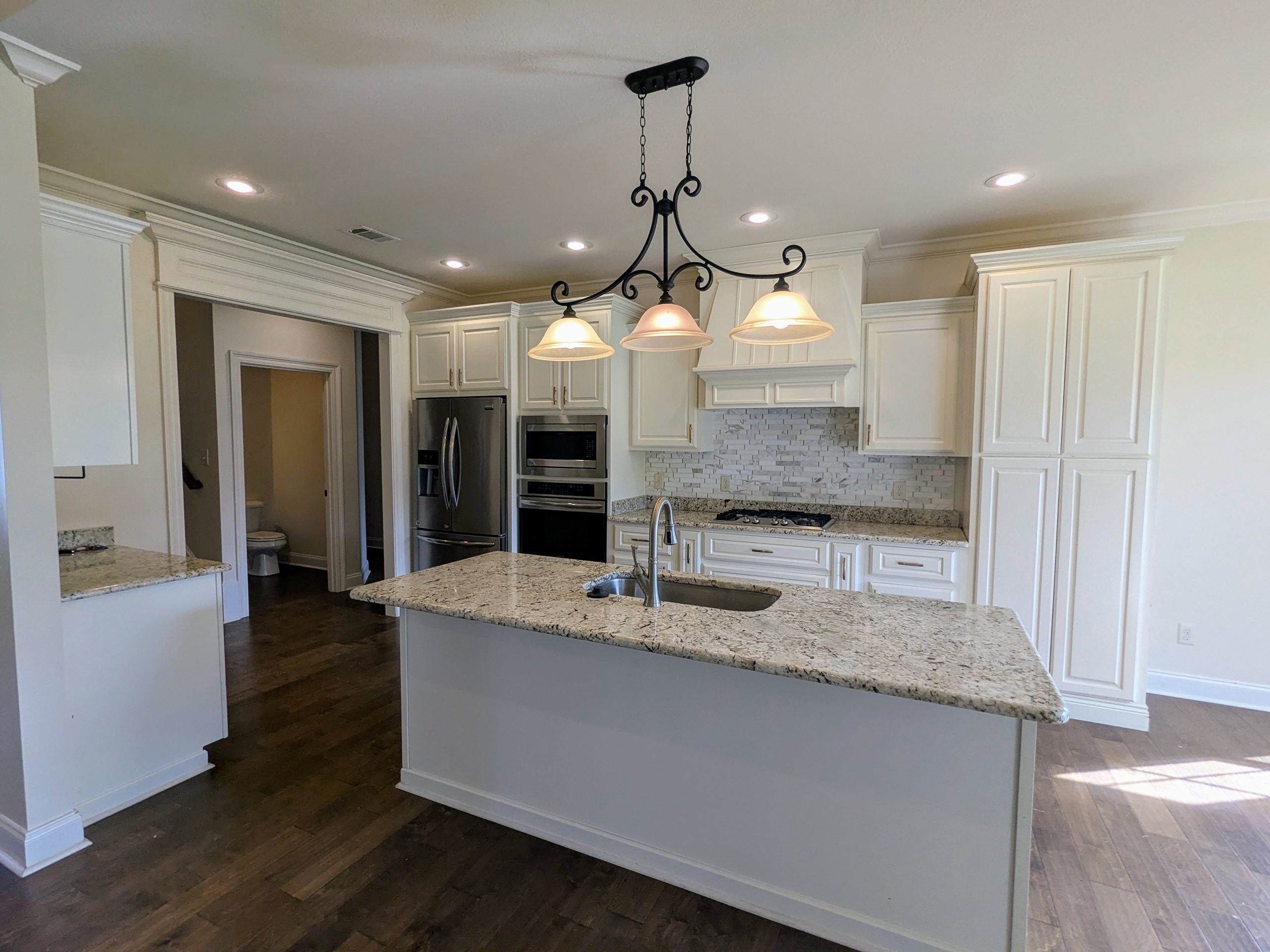 Jamestown Manor - Residential