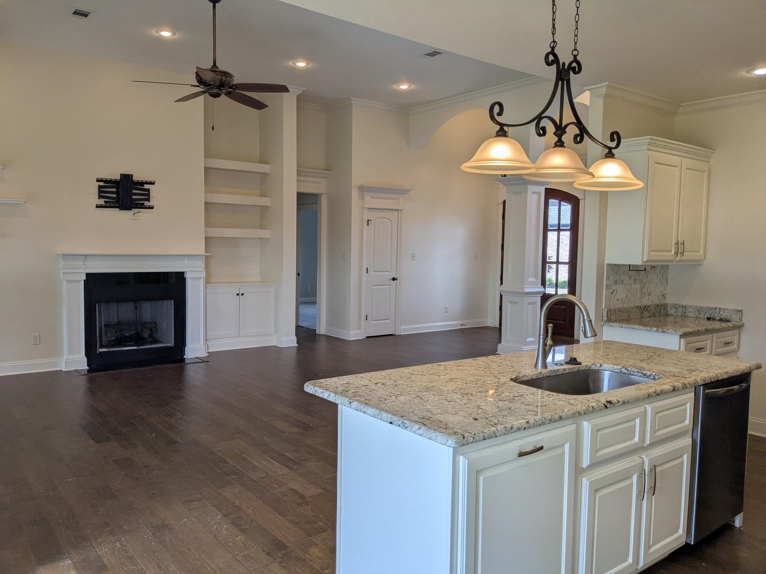 Jamestown Manor - Residential