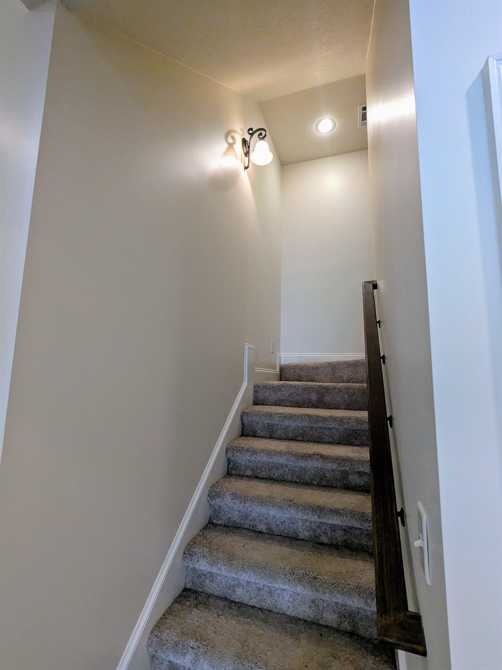 Jamestown Manor - Residential