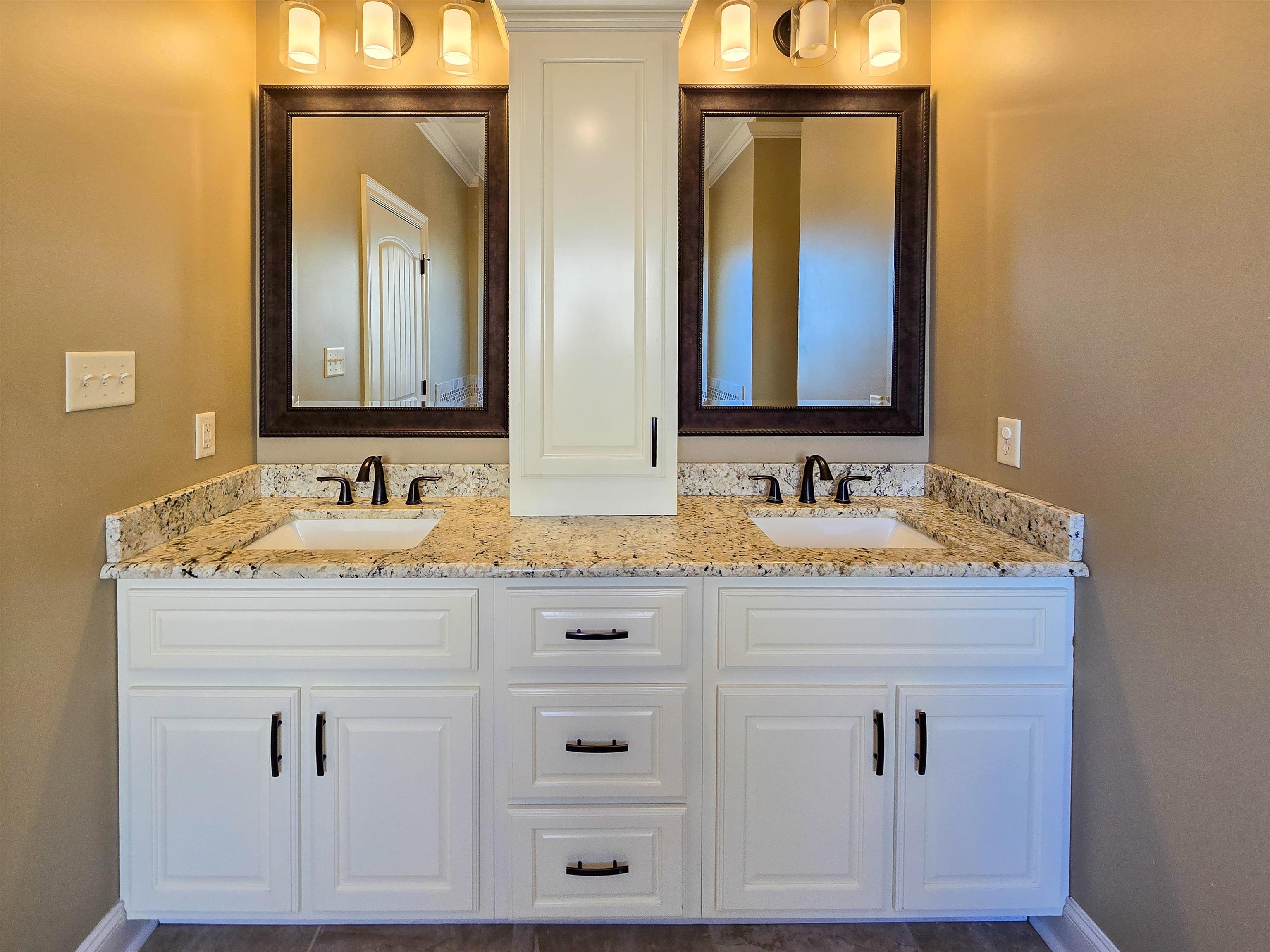 Jamestown Manor - Residential