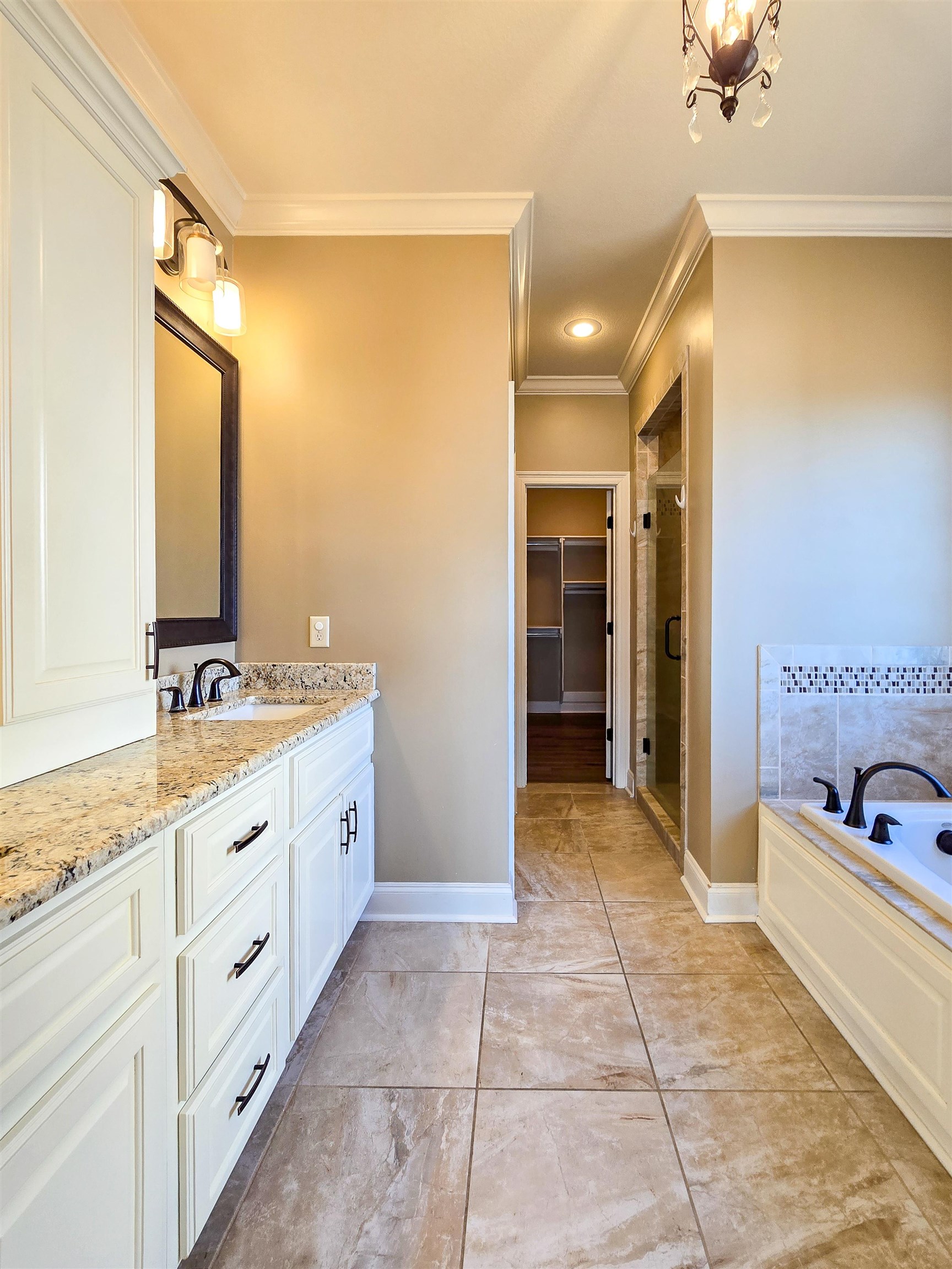 Jamestown Manor - Residential