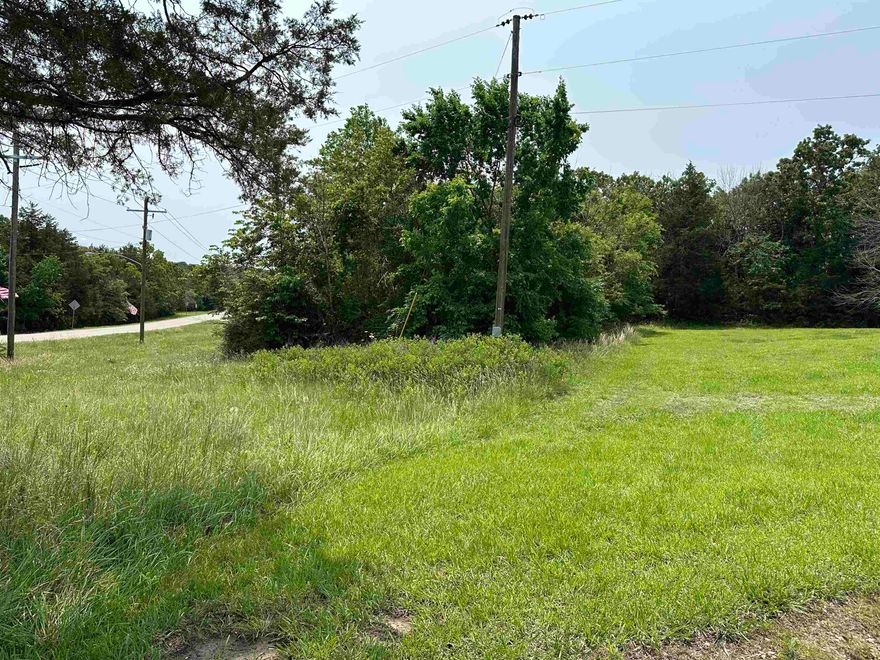 Here is your chance to own a prime lot in Diamond City, Arkansas, just steps from the Fire Department and right off Hwy 7/Diamond Bay. With water, sewer, and electric available, this property is ready for your vacation getaway, weekend cabin, or future investment. Located in the quiet lakeside community, this lot is just minutes from Bull Shoals Lake, offering quick access to boating, fishing, and outdoor fun. Paved road frontage makes it easy to access, and you're close to town amenities while still enjoying that relaxed lake-town feel. If you're looking for vacation property or a place to build your own retreat, this is a great opportunity at an affordable price.