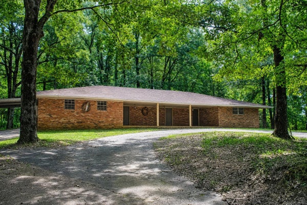 1126 N FOURTH, WEST HELENA, AR 72390 - Image 0bcdb3816d73f4a7473f6ef2d0045c76/3554797