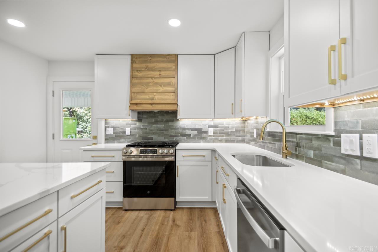 LYNNWOOD ACRES - Residential