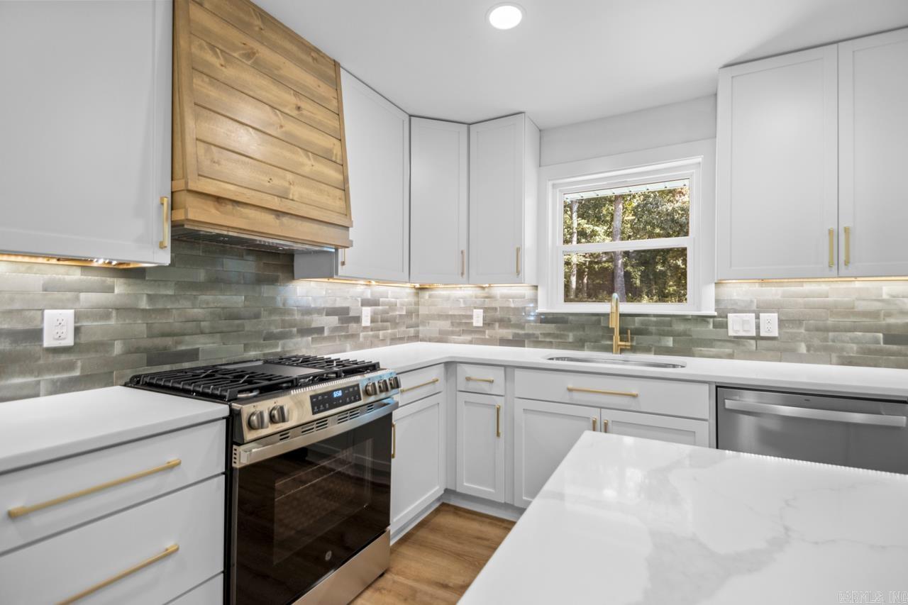 LYNNWOOD ACRES - Residential