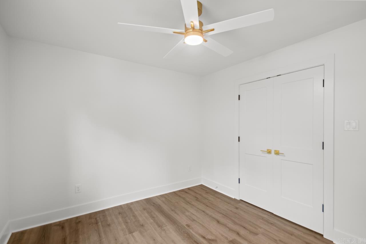 LYNNWOOD ACRES - Residential