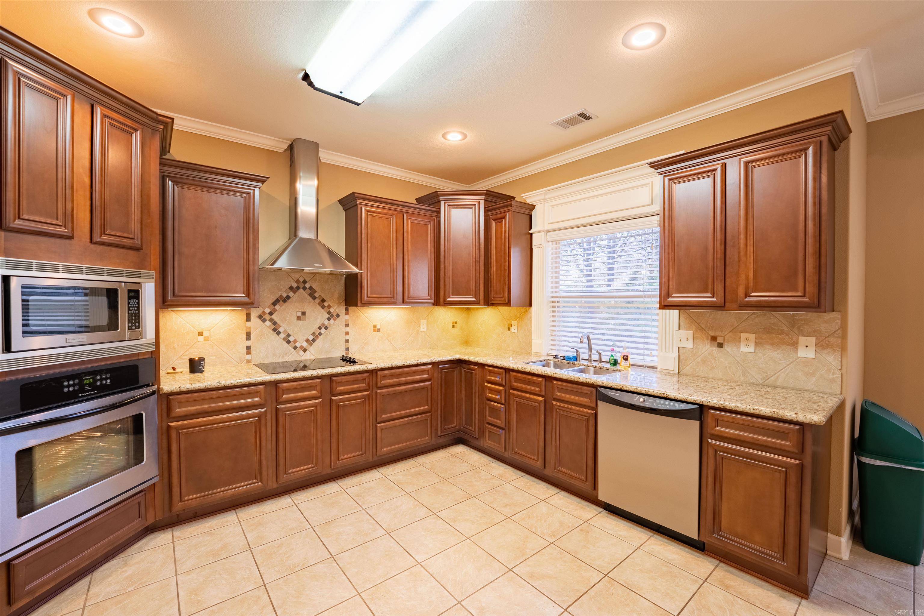 WATERS EDGE - Residential