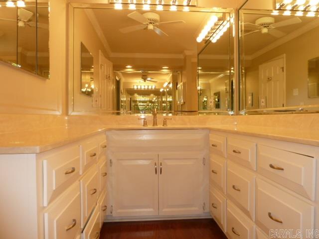 Club Manor - Residential