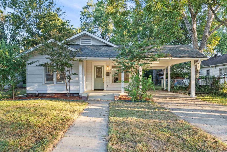 Step into this stunning, move-in ready home featuring brand-new flooring, modern countertops, and stylish tile showers. The open-concept layout offers a bright and welcoming feel, perfect for both everyday living and entertaining. Enjoy the comfort of updated finishes throughout and a kitchen that blends function with style. Located in a highly convenient area, you’ll be just minutes from shopping, dining, schools, and major roadways. Don’t miss your chance to own this updated gem — schedule your private showing today!
