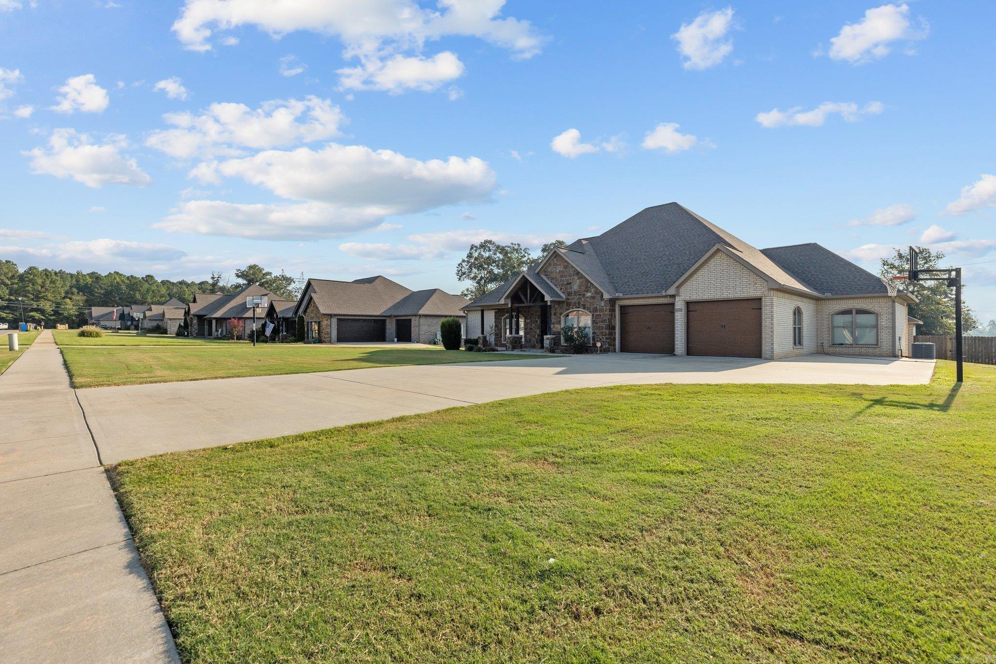 OAK TREE RIDGE SUB - Residential