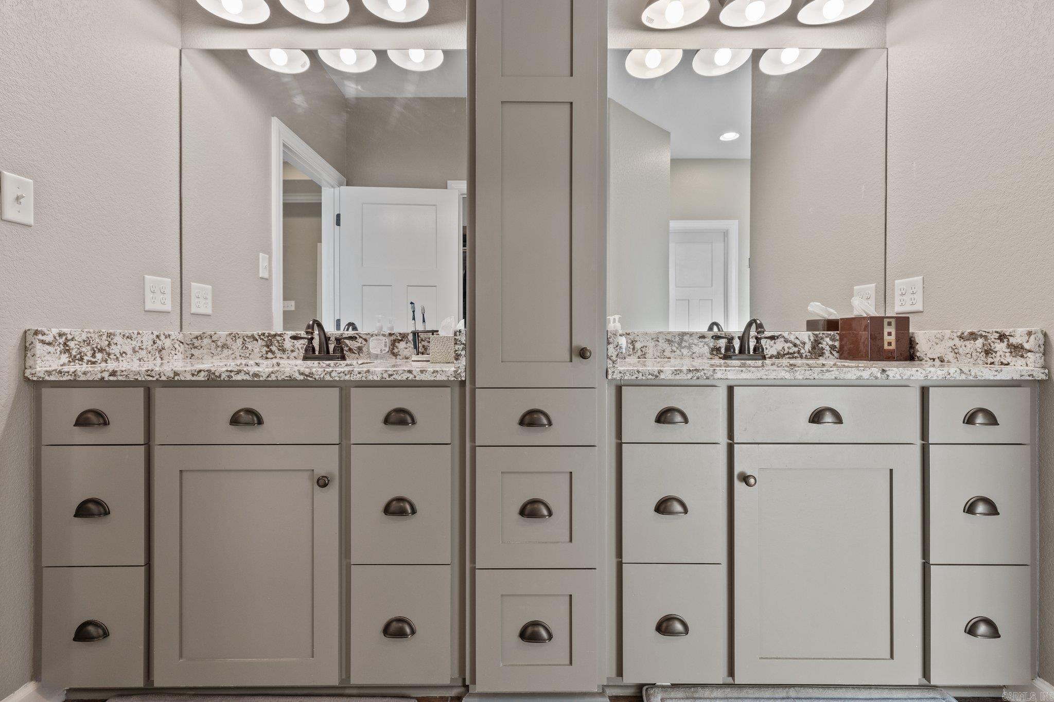 OAK TREE RIDGE SUB - Residential