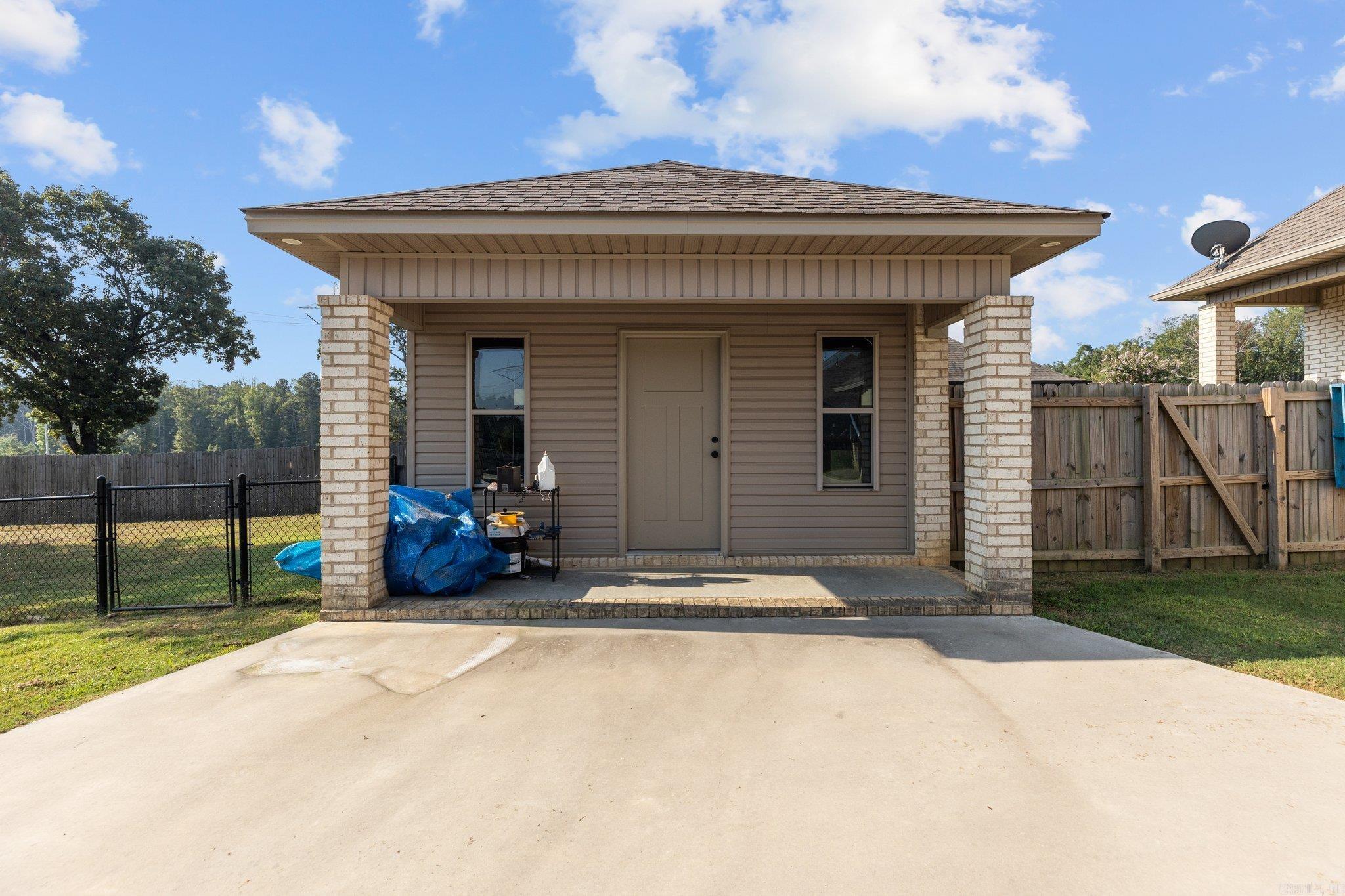 OAK TREE RIDGE SUB - Residential