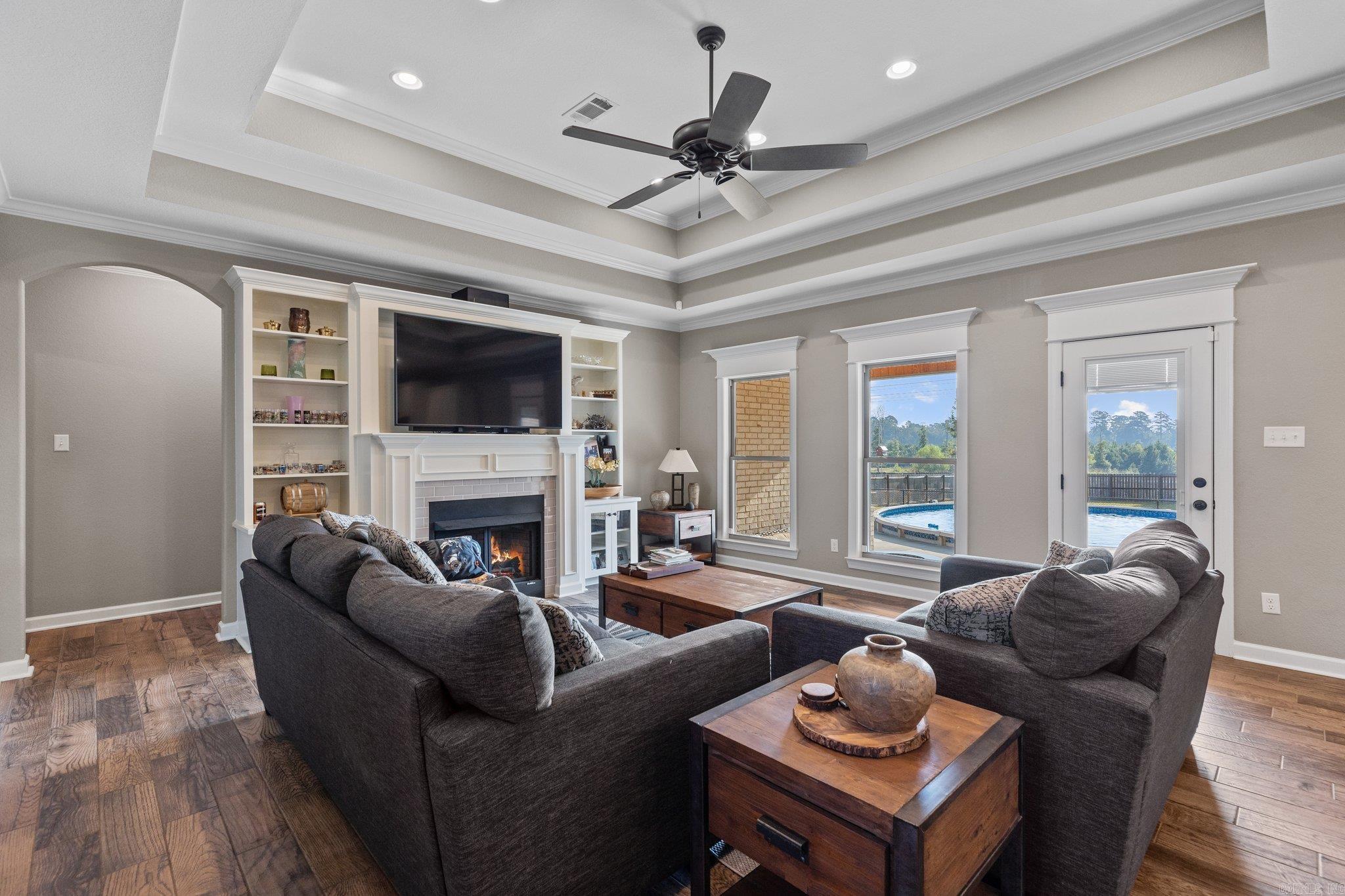 OAK TREE RIDGE SUB - Residential