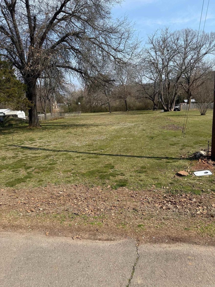 Very nice lot for a residence or multifamily