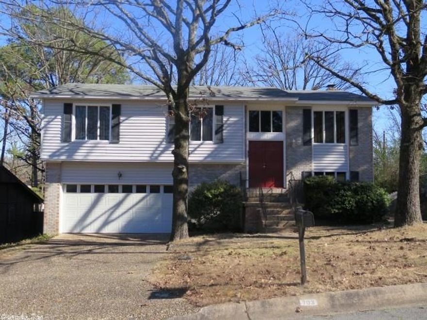 CONVENIENT LOCATION...PRISTINE CONDITION!  This home has been cared for and it shows.  Main level has large living area, formal dining and all bedrooms on main level.  3 year old roof.  All bedrooms are nice size and master is very spacious.   Downstairs has a fabulous 2nd living area with wet bar, 1/2 bath, and an area of built-ins and desk space.  Sliding door leads to patio & beautiful backyard.  3rd car garage in back w/separate drive access.  Great for workshop space.  RV/boat parking. *See Remarks*