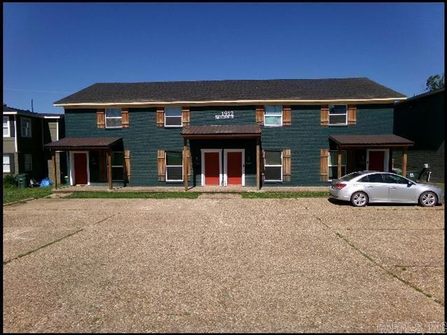 *LITTLE ROCK* UPDATED ALL ELECTRIC UNIT IN SANFORD SUBDIVISION!! This 2 Bedroom And 1.5 Bath Home Features 1100 Sqft! Refrigerator, Stove, And Dishwasher In Kitchen! Luxury Plank Vinyl Throughout! Washer/Dryer Provided! Fenced Backyard With Patio! 2 Spots For Parking! PET FRIENDLY!! AVAILABLE NOW!!!<a href='https://raineyrealty.com/virtualtour.php?r=fYOFDd'> Click here for a 360° Virtual Tour</a>