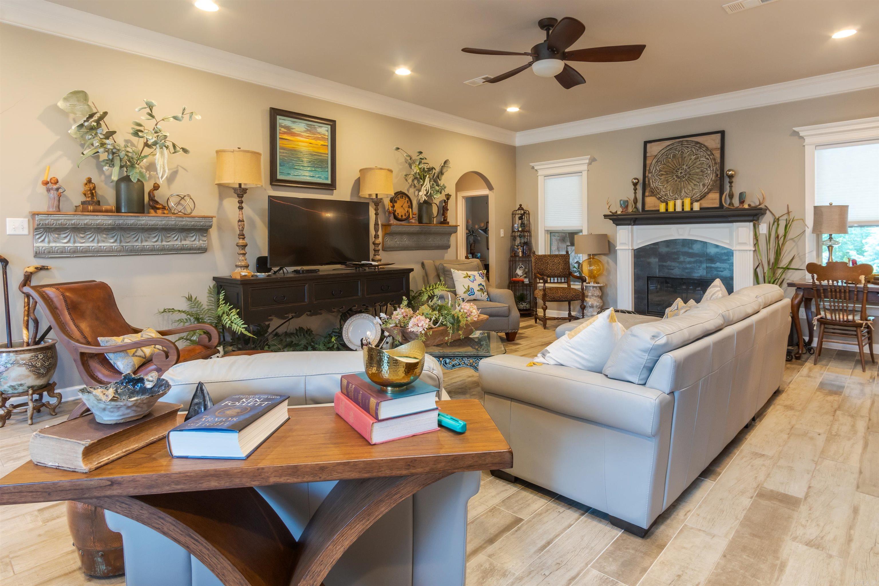 CHENAL VALLEY EPERNAY PLACE - Residential