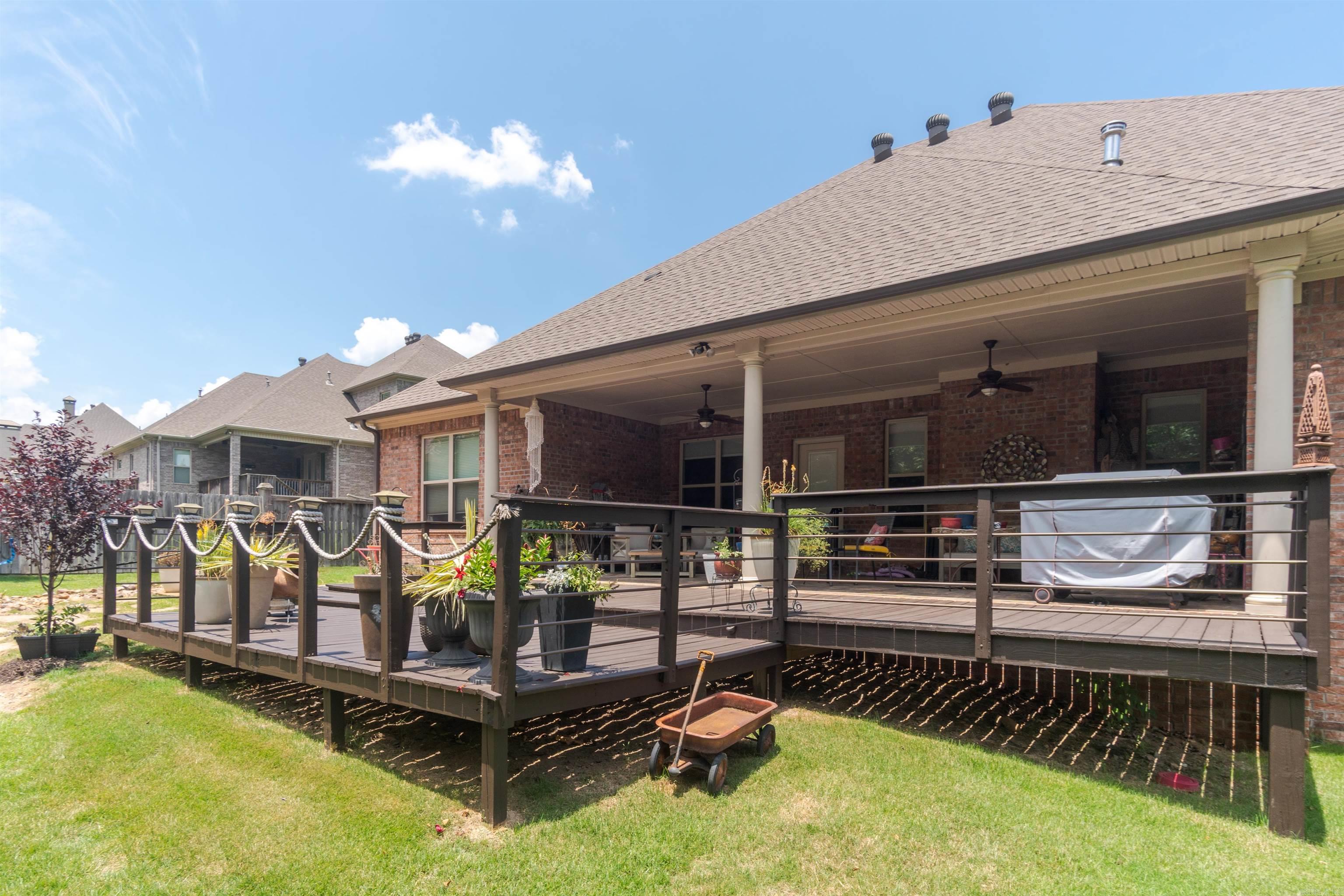 CHENAL VALLEY EPERNAY PLACE - Residential