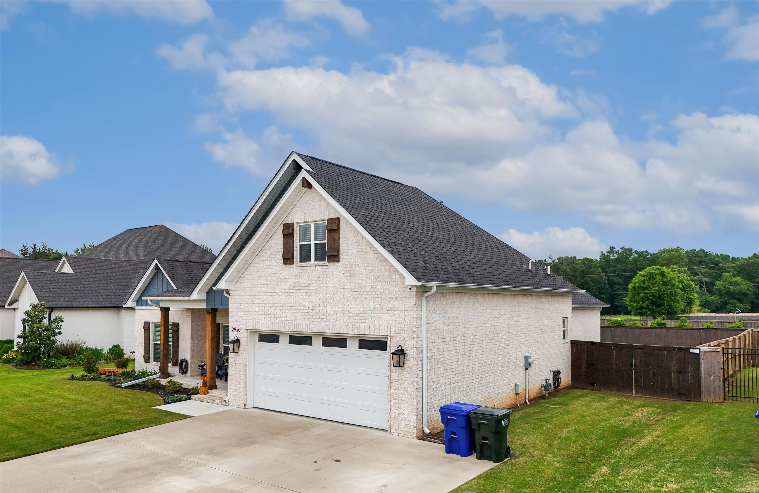 Salem Oaks - Residential