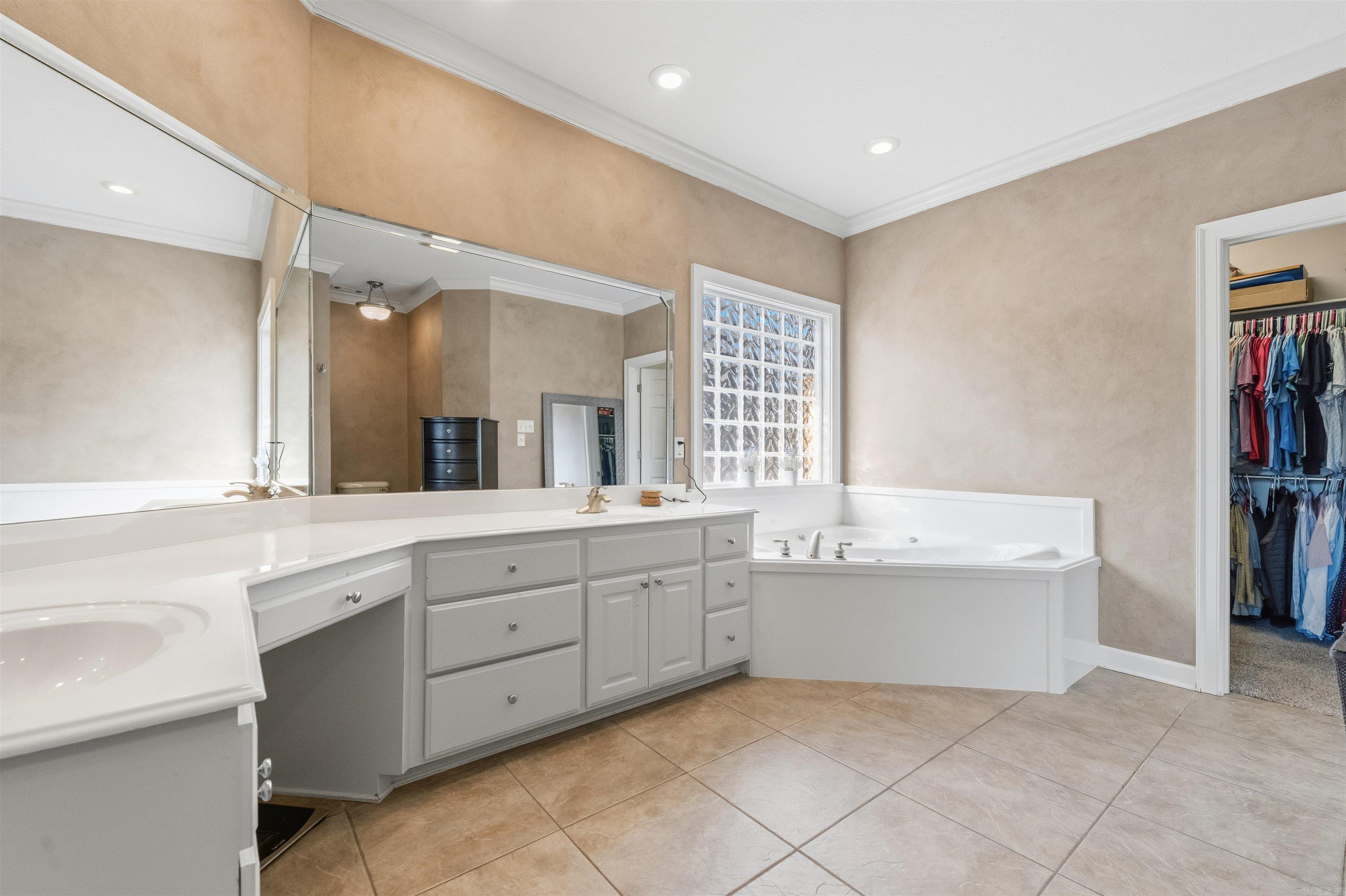 SOUTH WIND - Residential