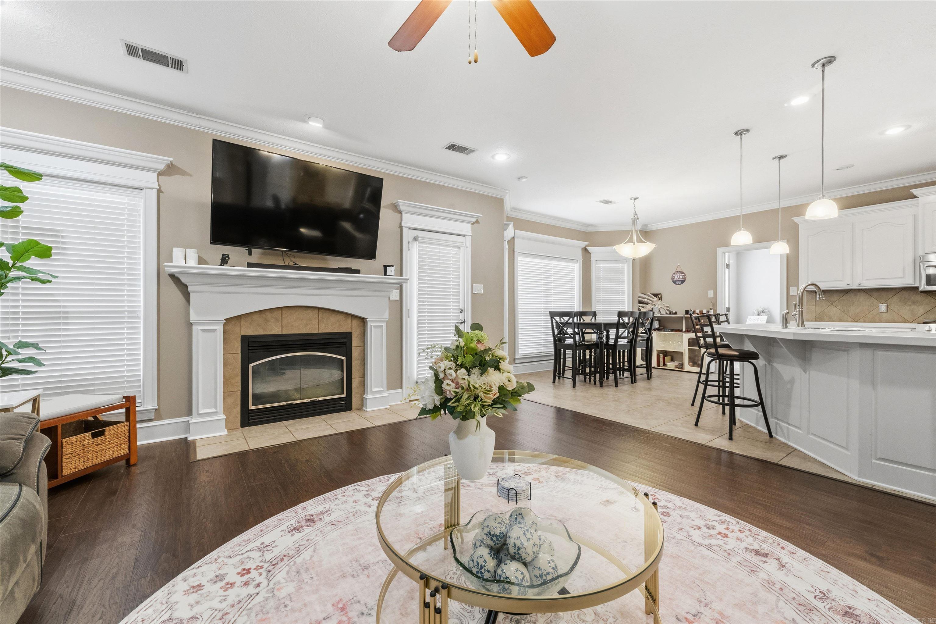 SOUTH WIND - Residential