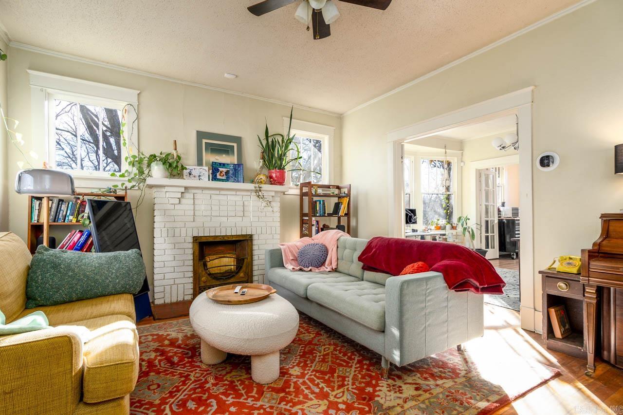 Weldon E Wrights - Residential