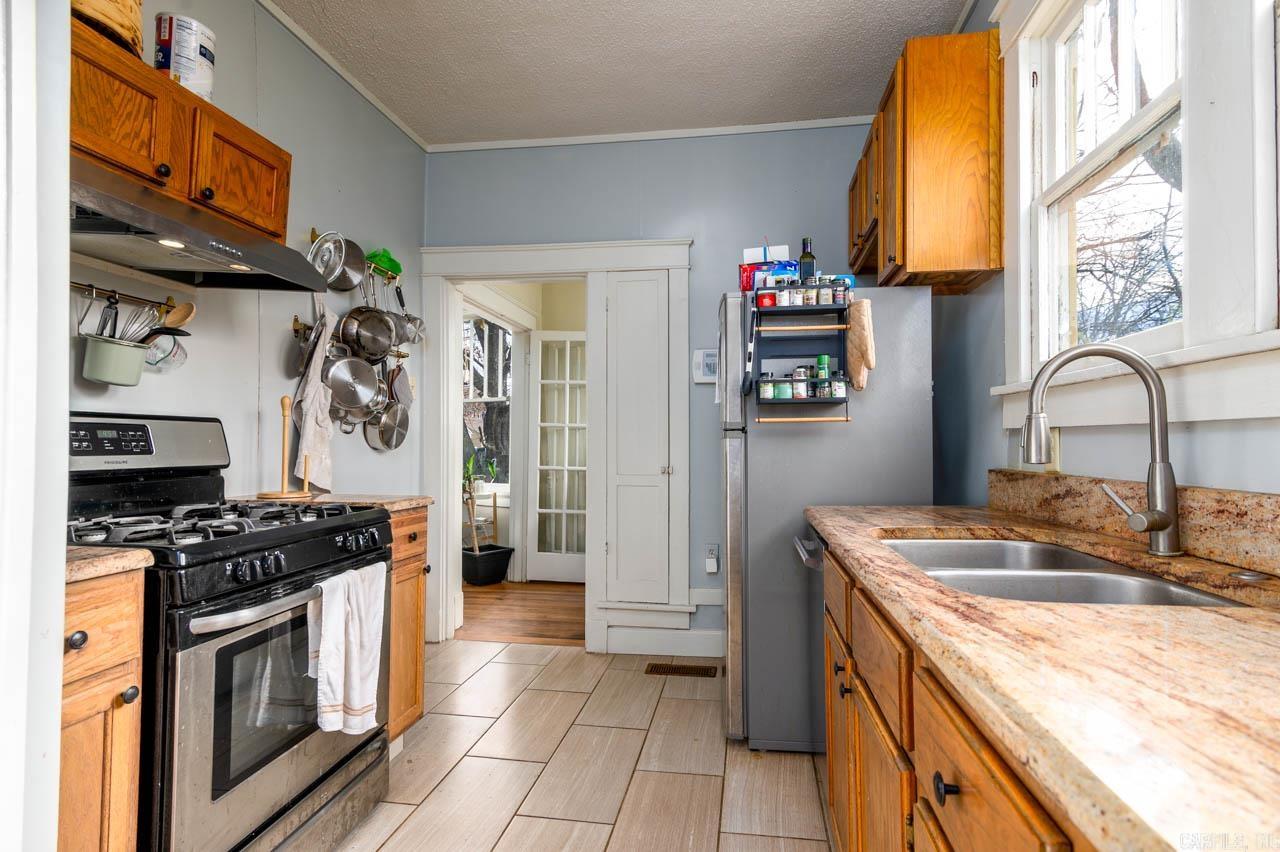 Weldon E Wrights - Residential