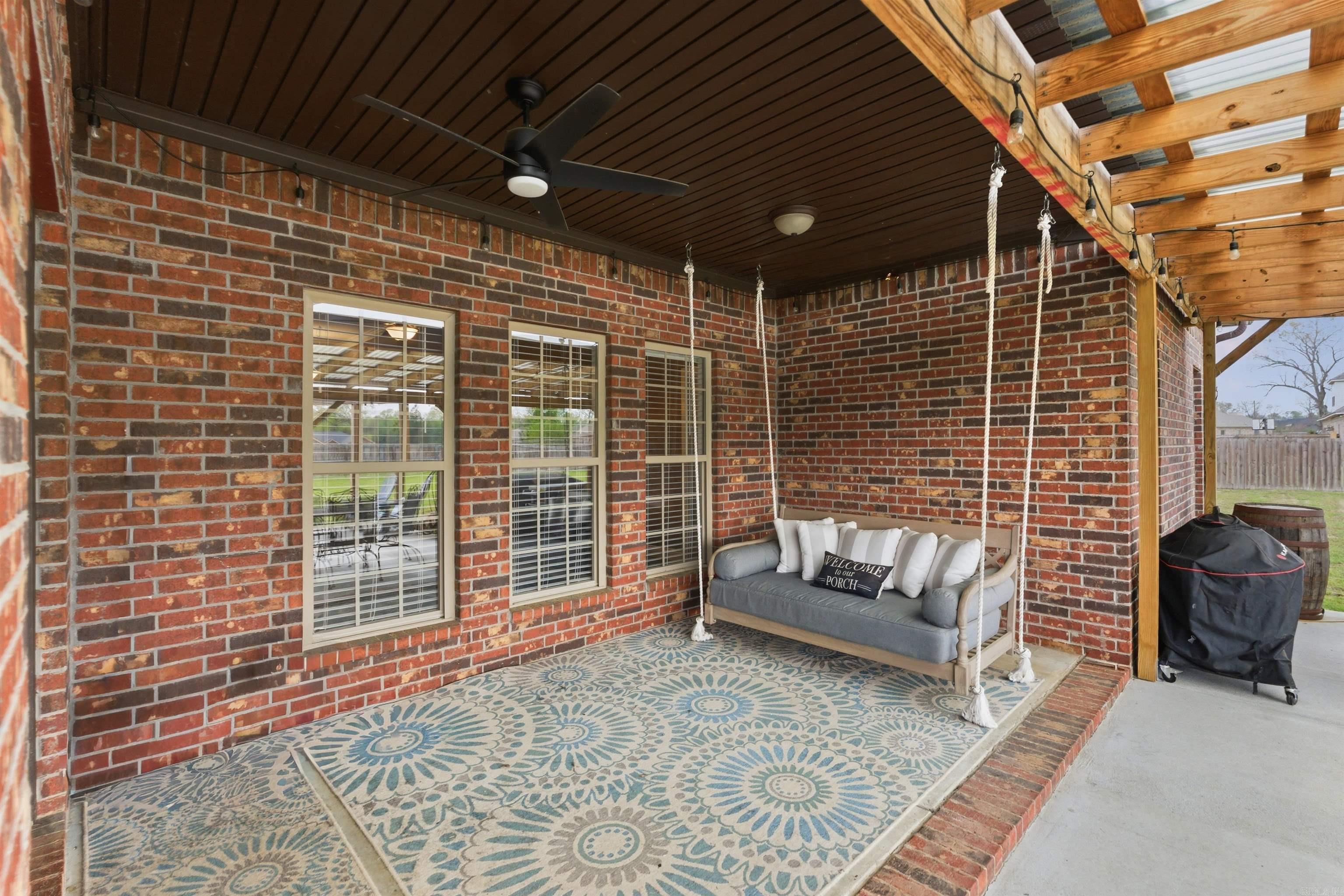 HUNTINGTON ESTATES - Residential