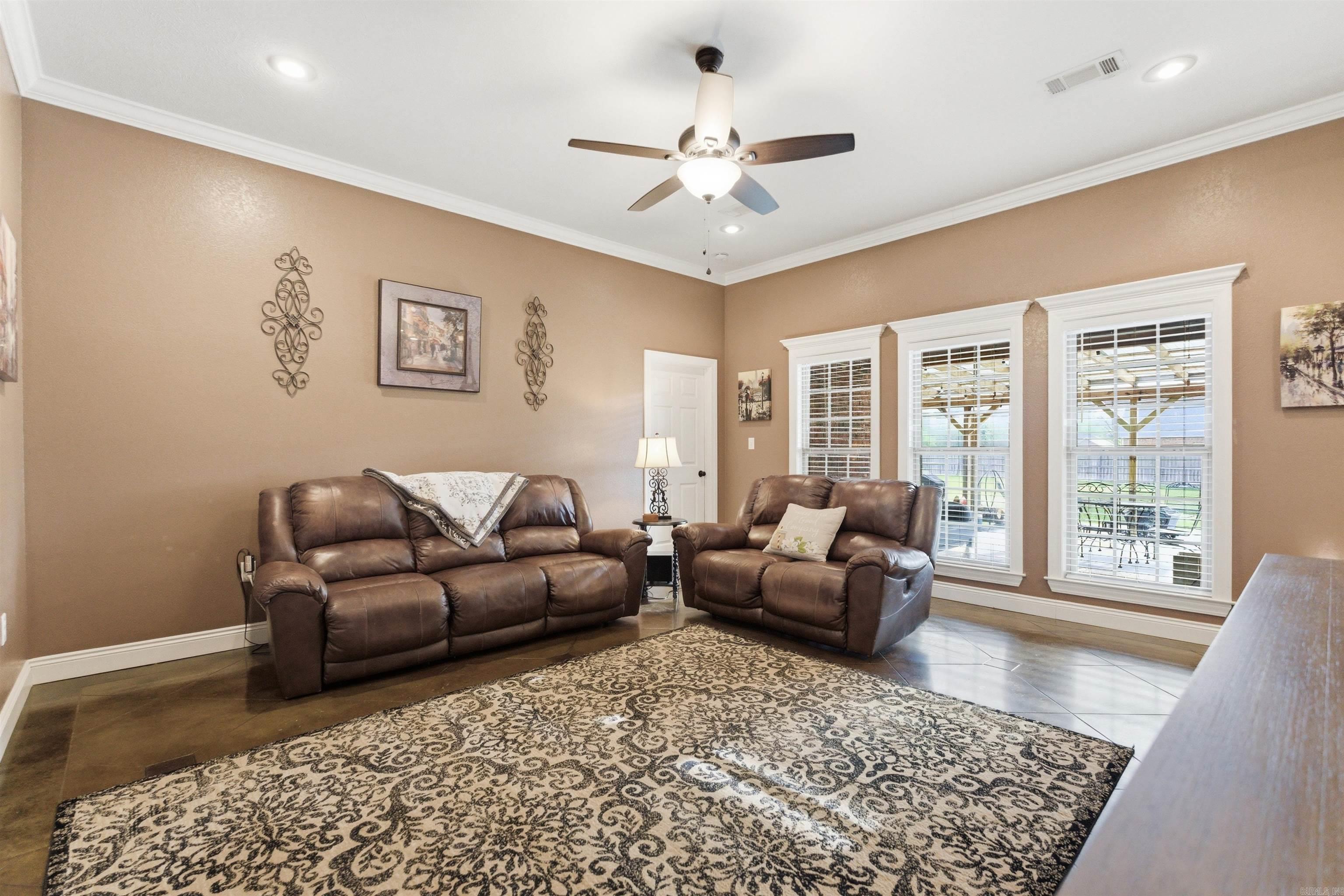 HUNTINGTON ESTATES - Residential