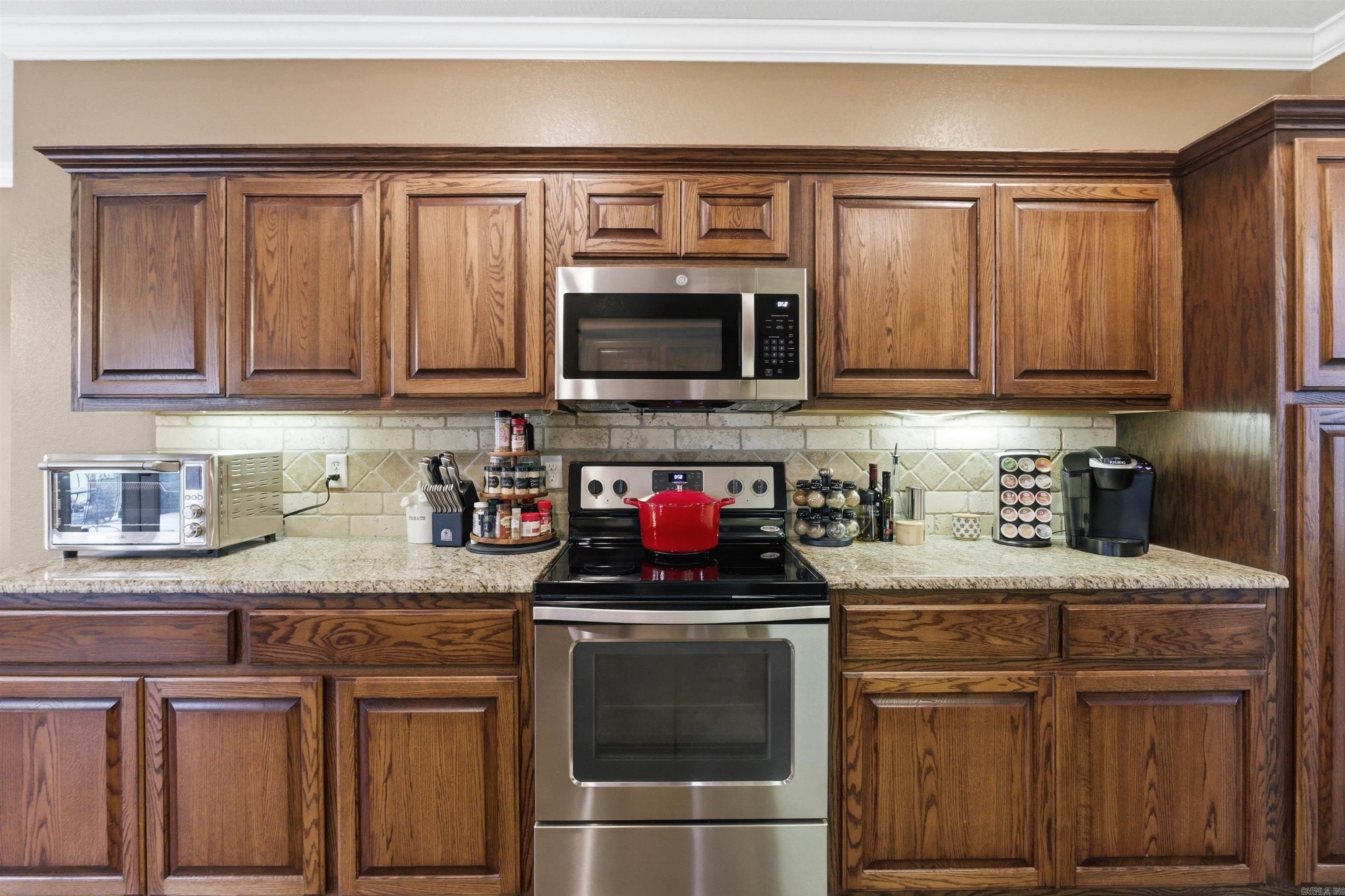 HUNTINGTON ESTATES - Residential