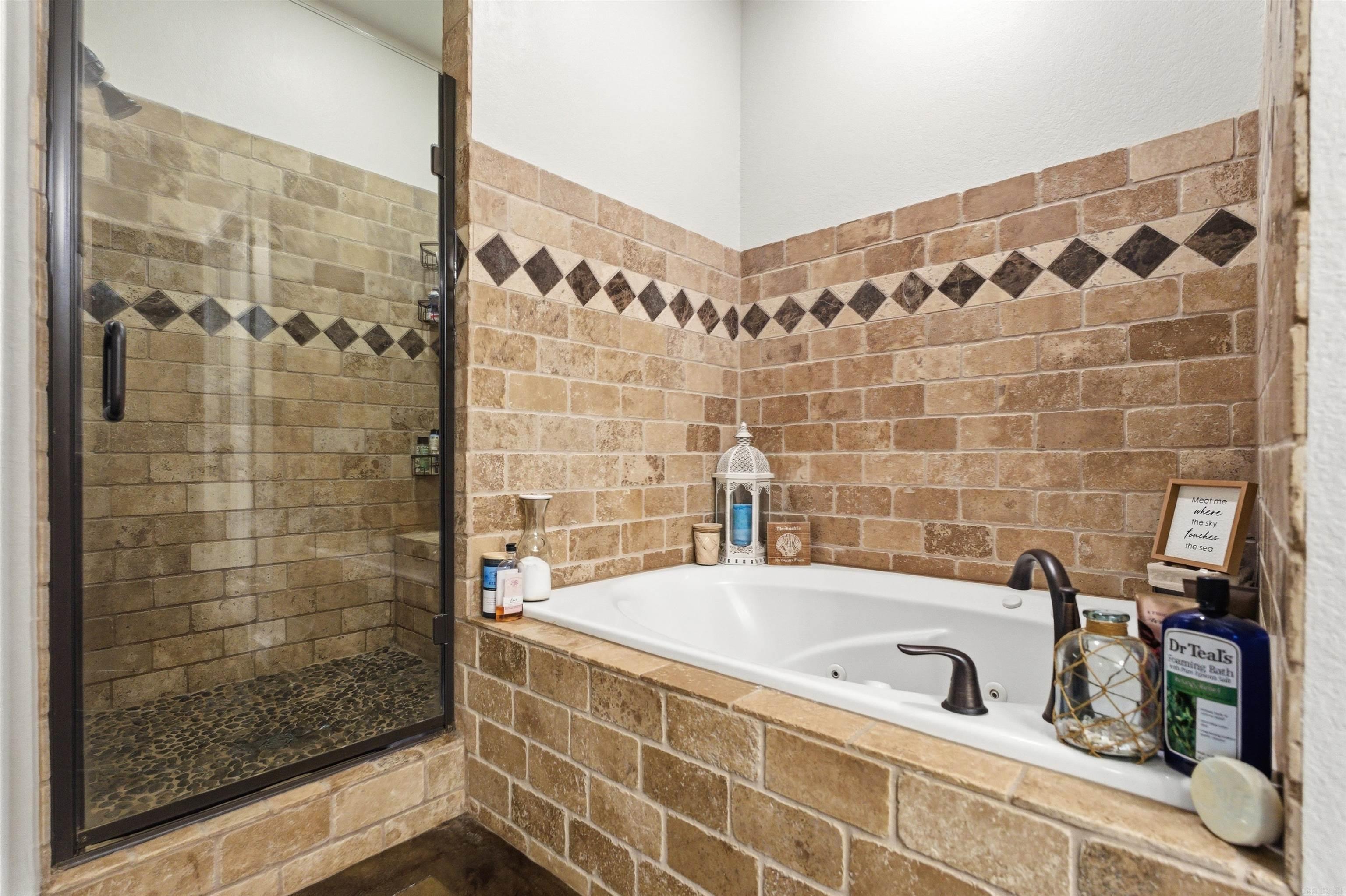 HUNTINGTON ESTATES - Residential