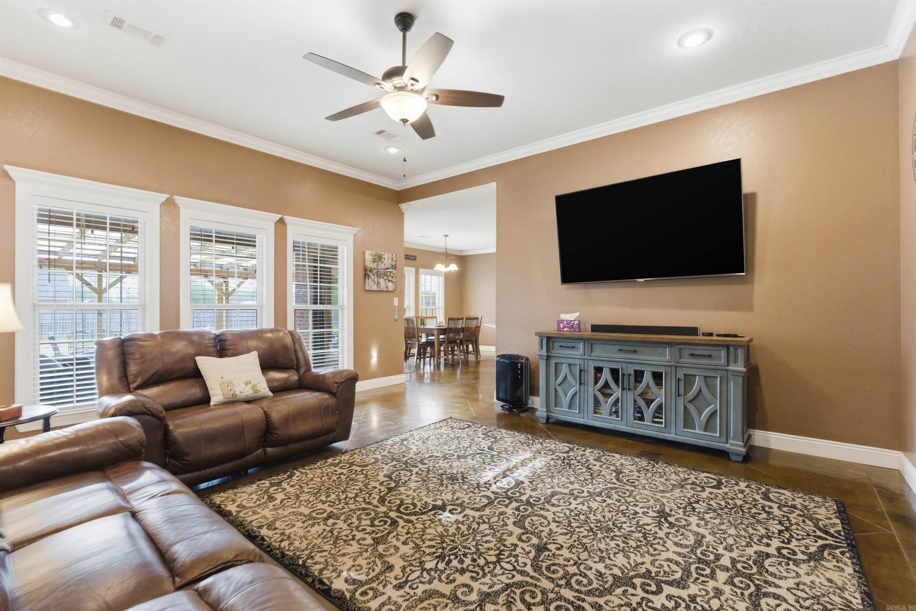 HUNTINGTON ESTATES - Residential