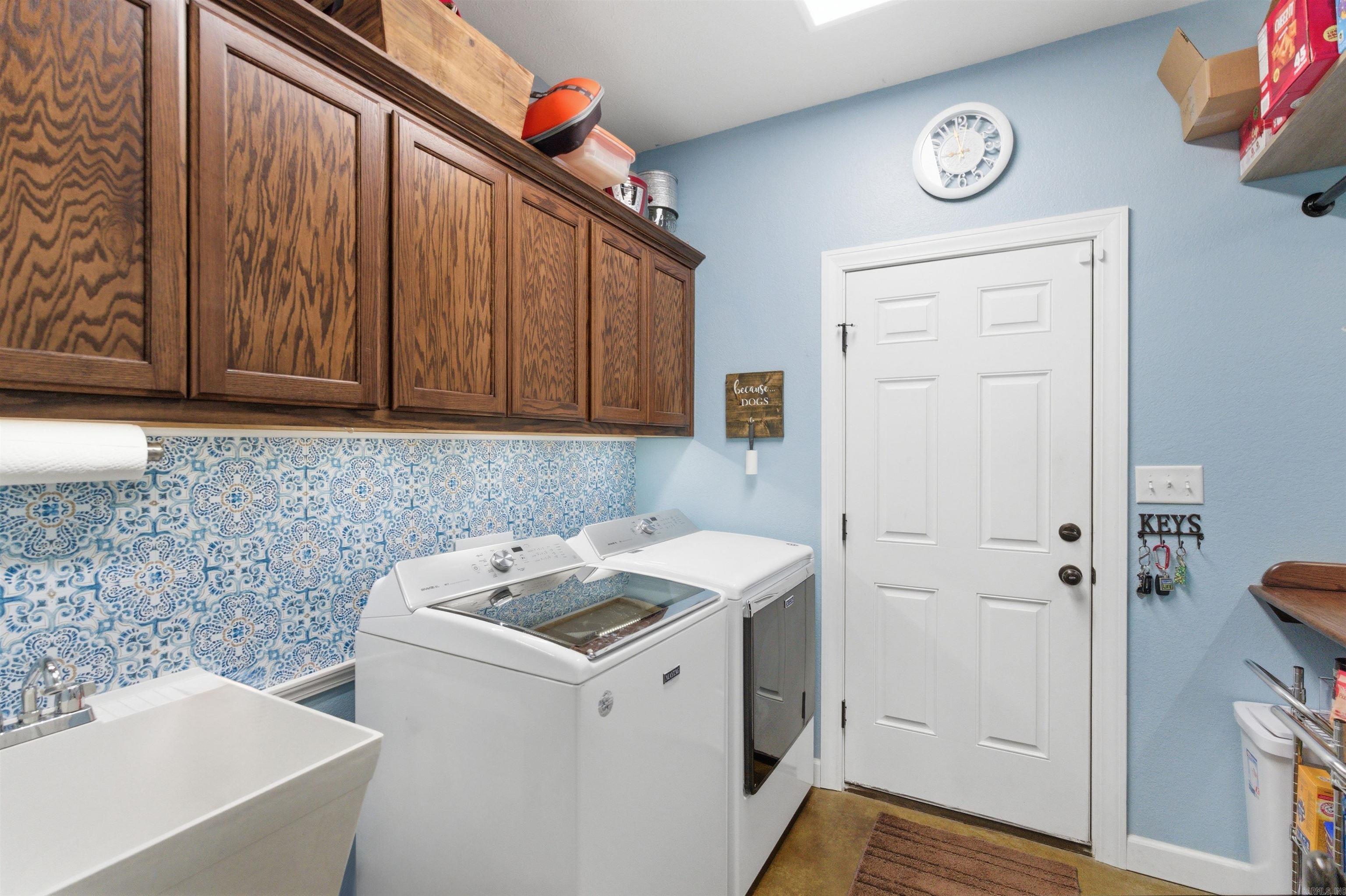 HUNTINGTON ESTATES - Residential