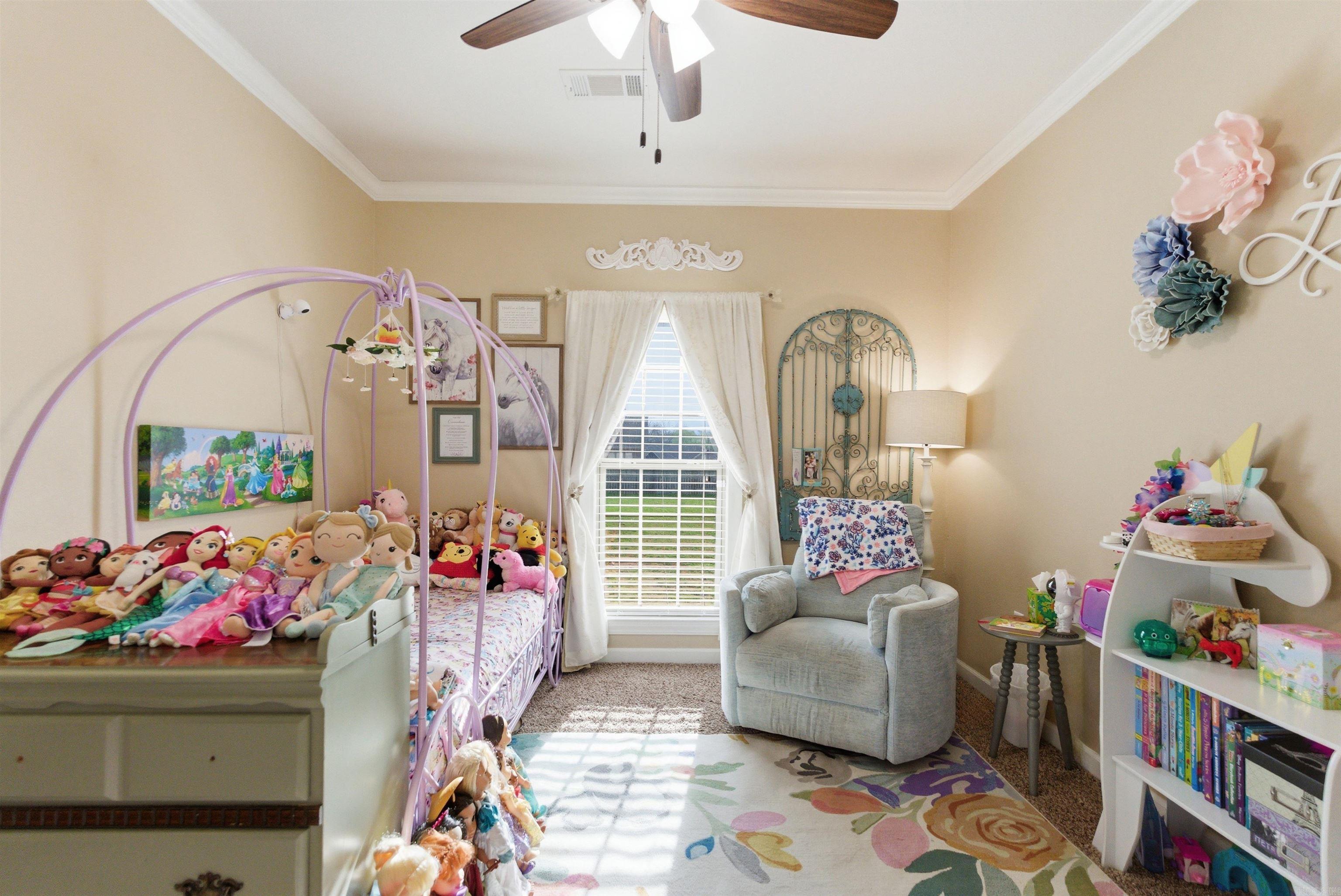 HUNTINGTON ESTATES - Residential