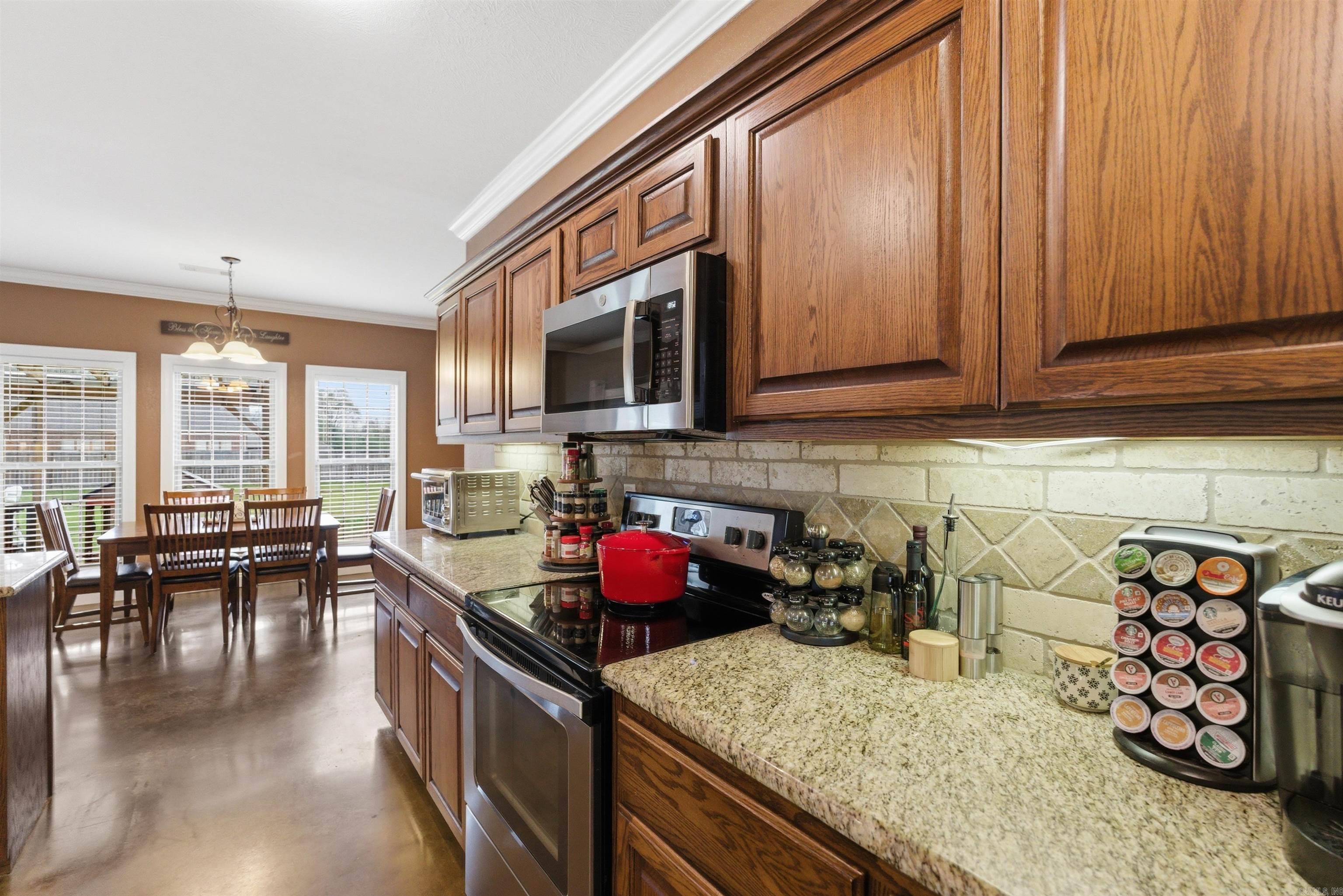 HUNTINGTON ESTATES - Residential