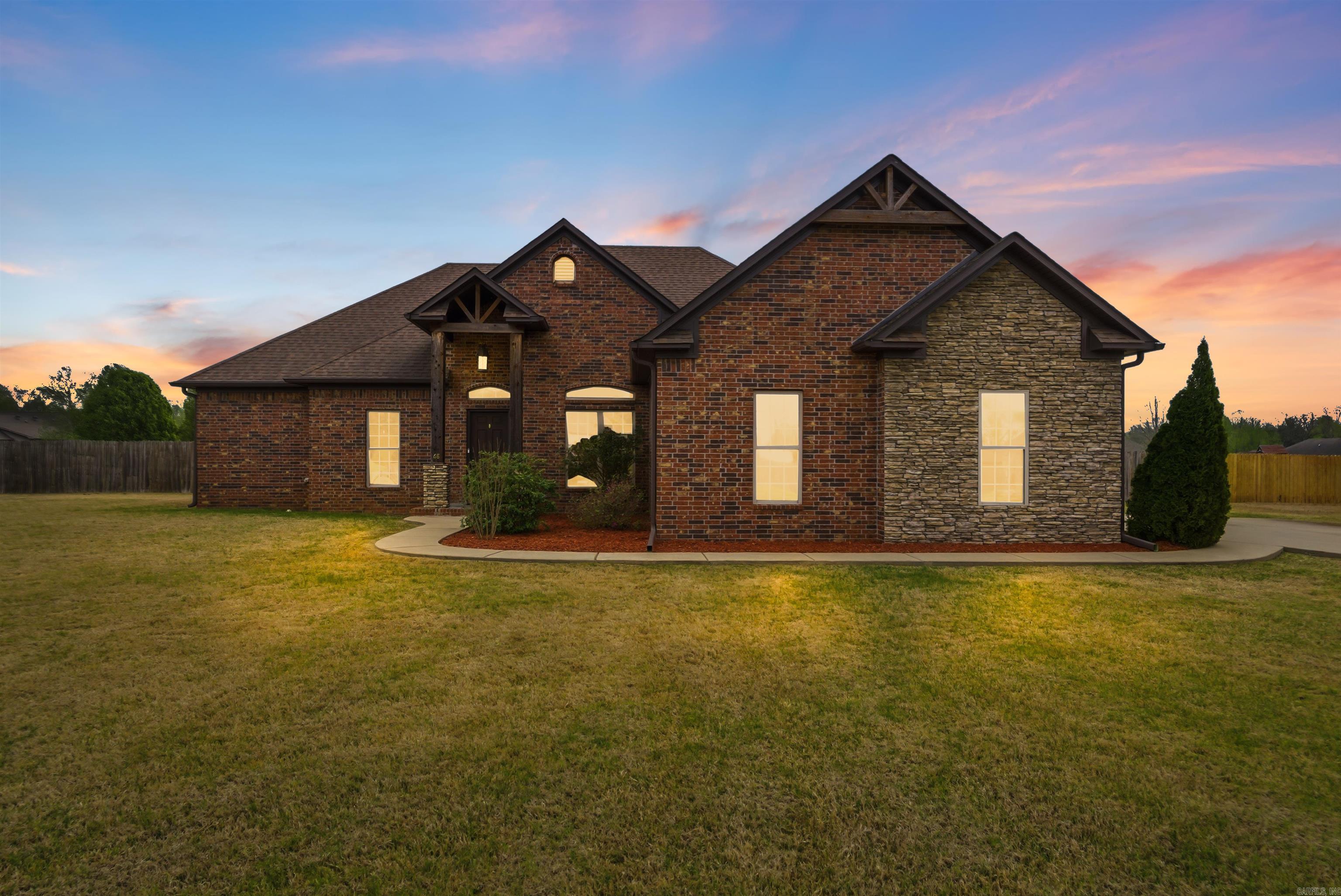 HUNTINGTON ESTATES - Residential