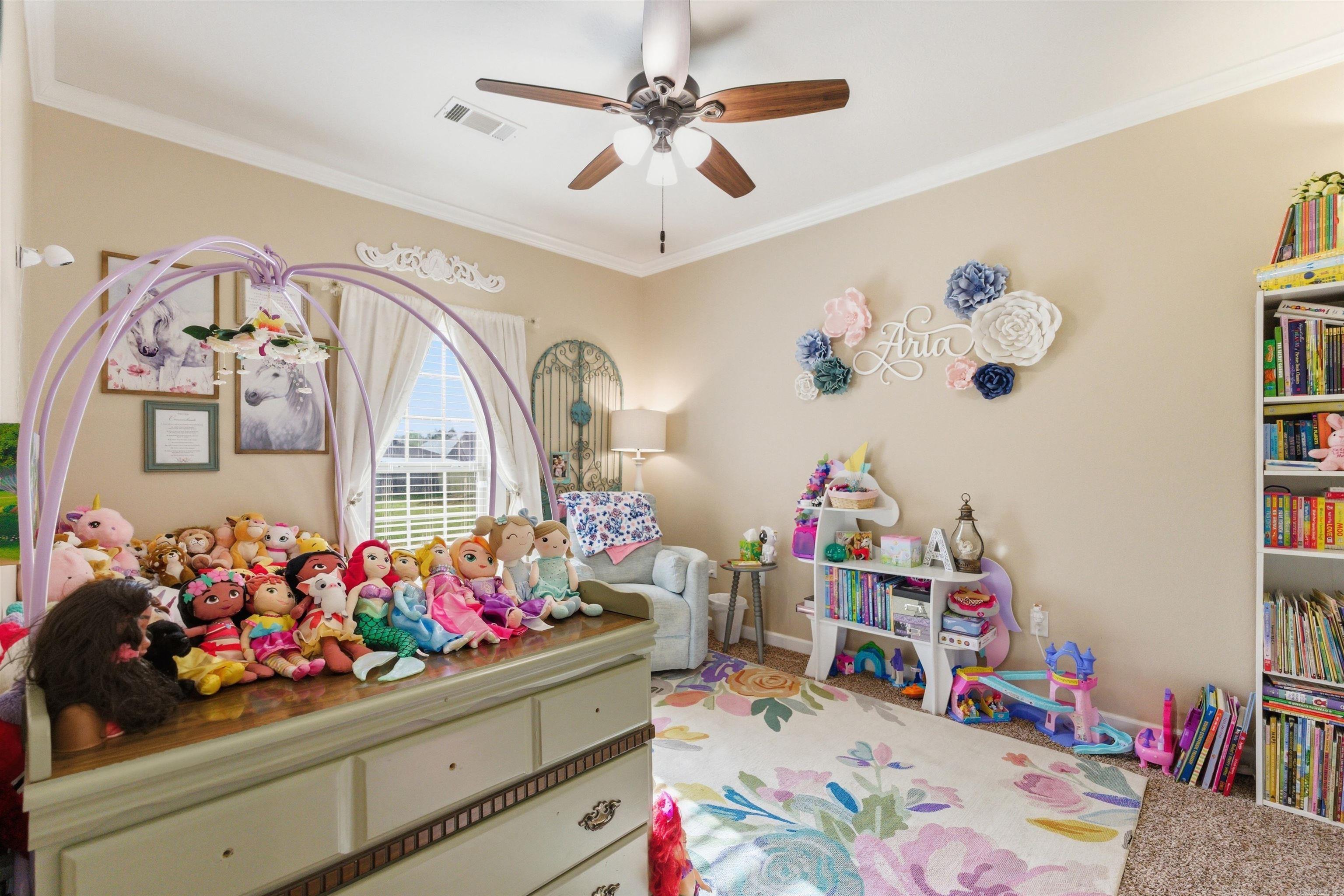 HUNTINGTON ESTATES - Residential