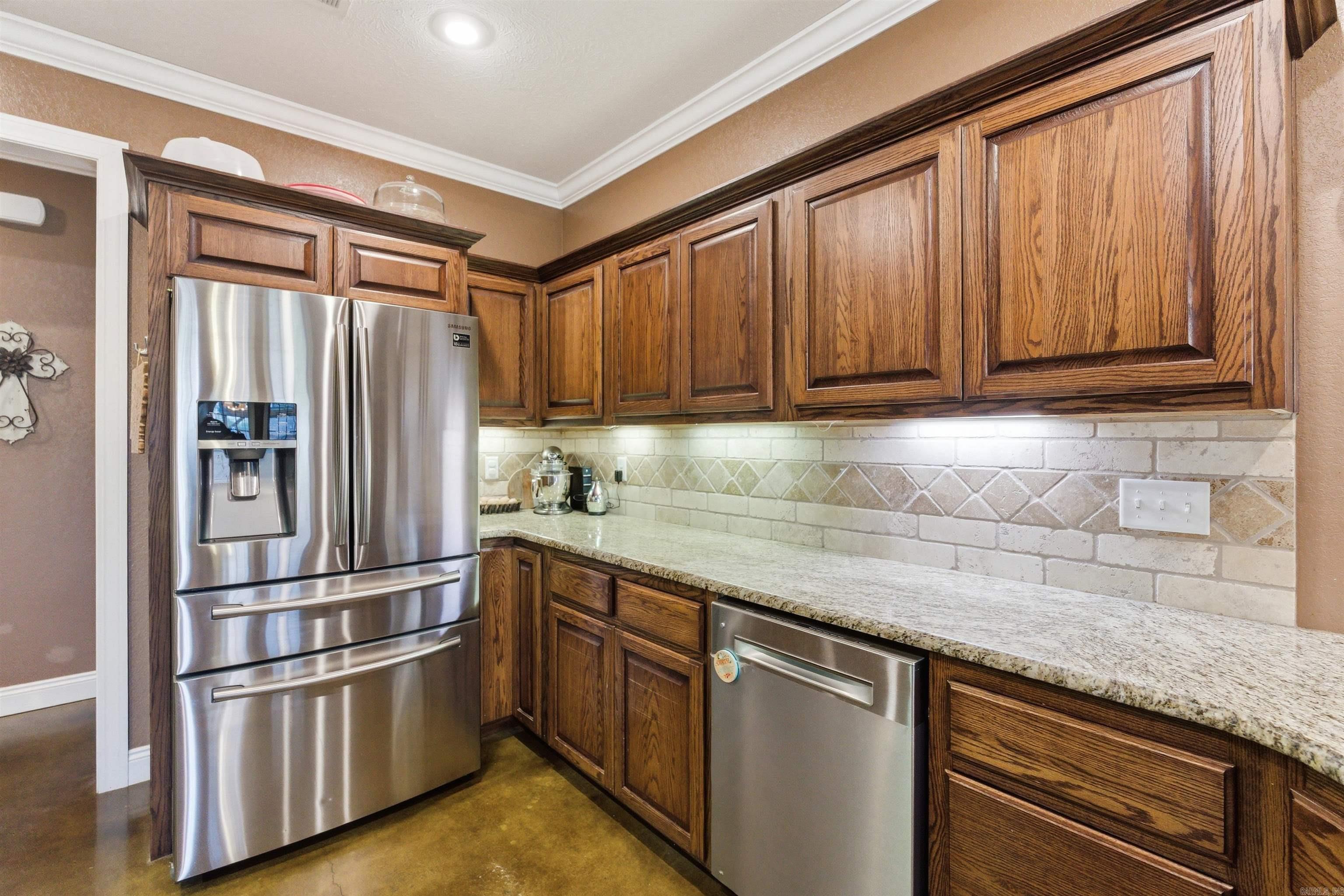 HUNTINGTON ESTATES - Residential