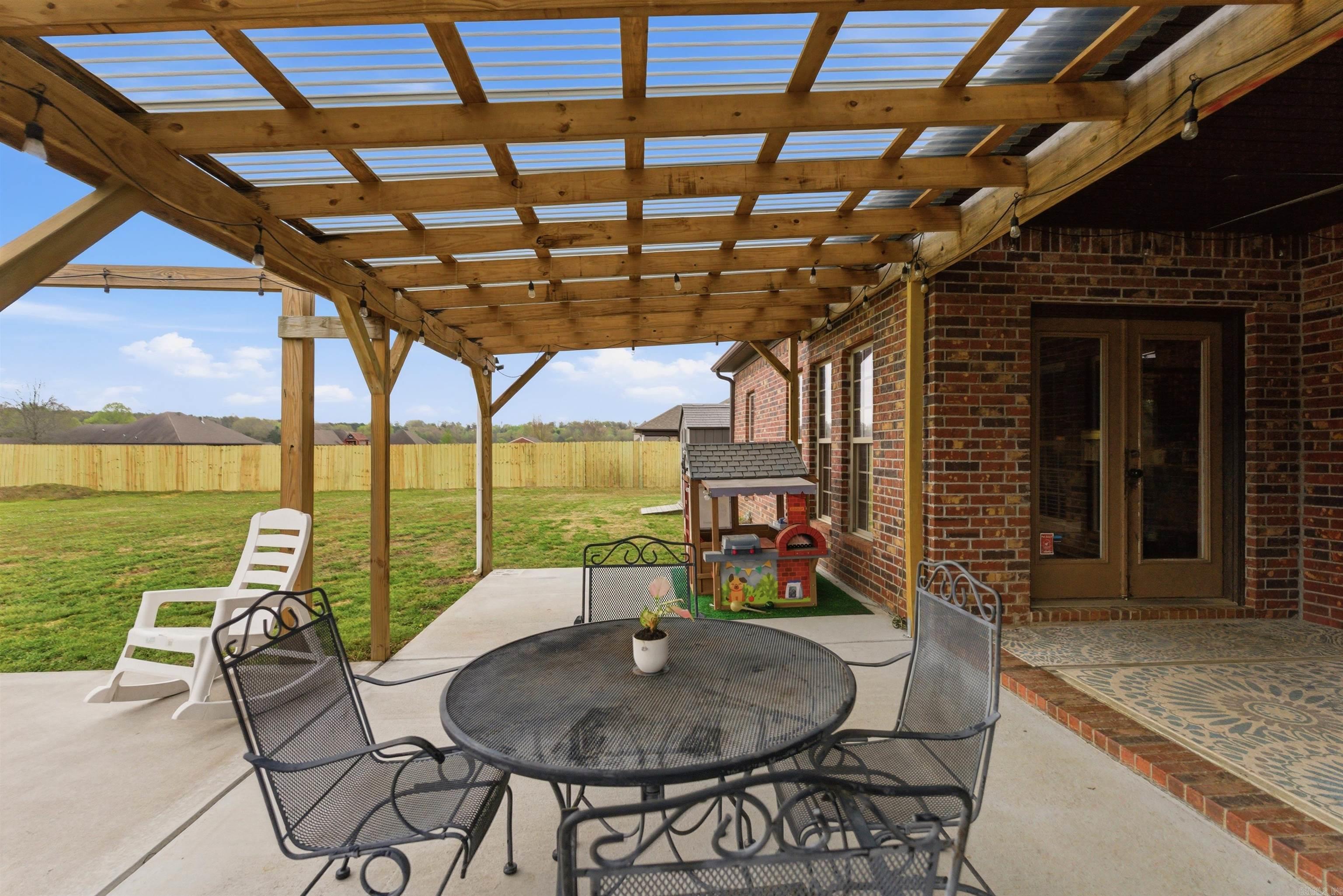 HUNTINGTON ESTATES - Residential