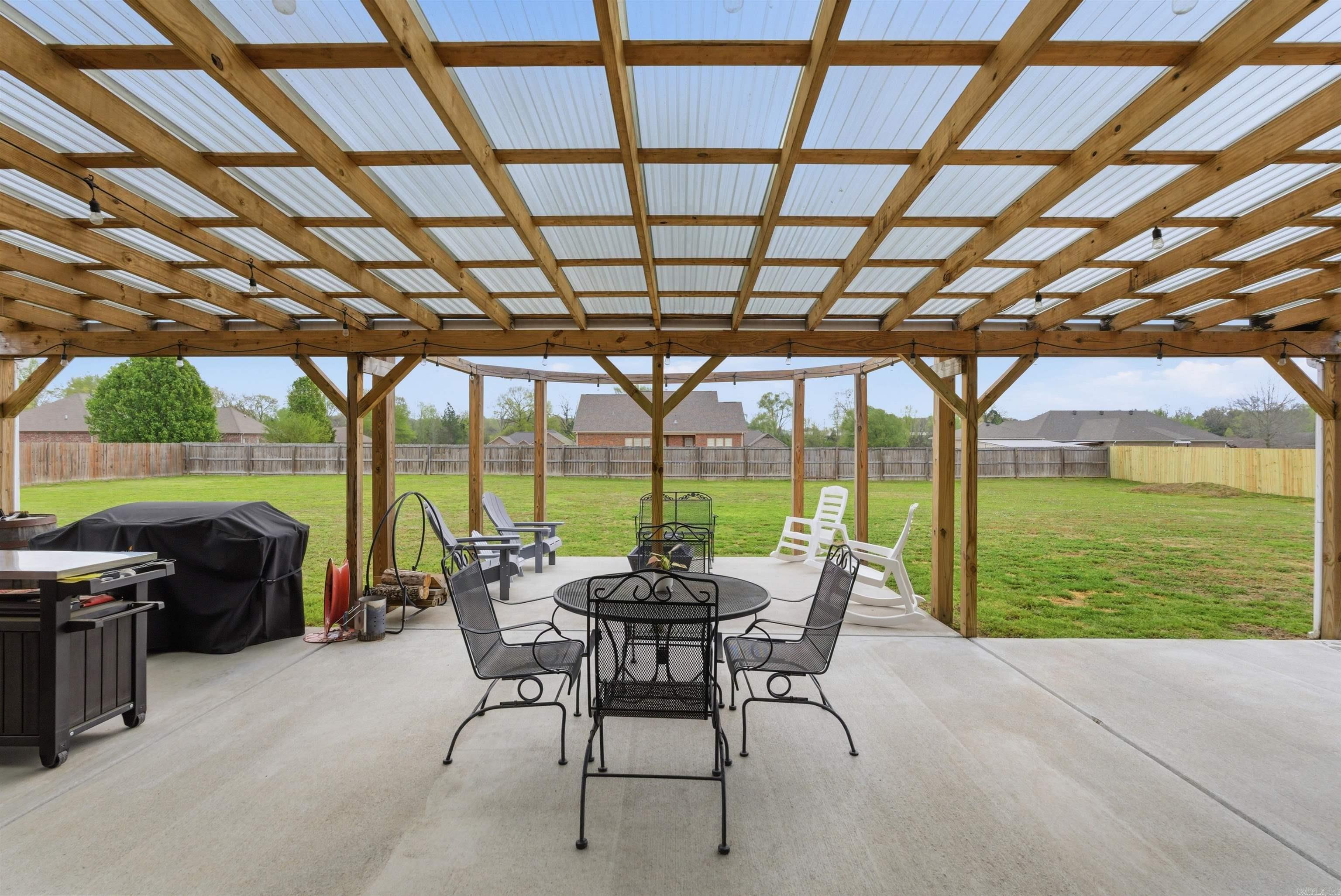 HUNTINGTON ESTATES - Residential